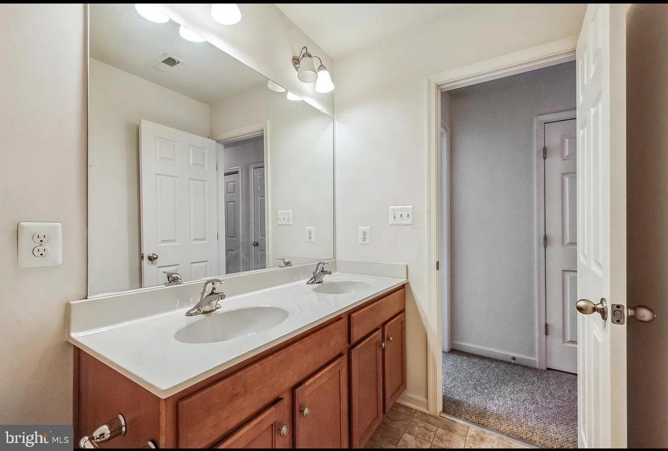 MAPLE VALLEY ESTATES - Residential Lease