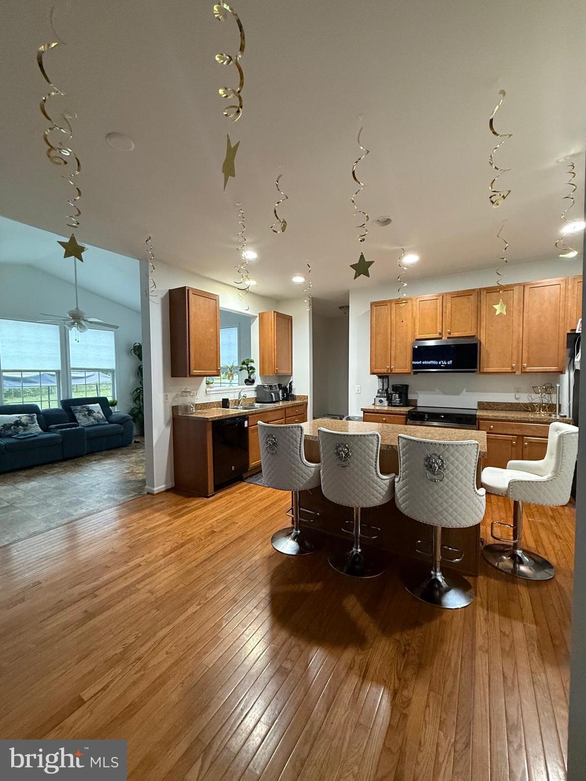 MAPLE VALLEY ESTATES - Residential Lease