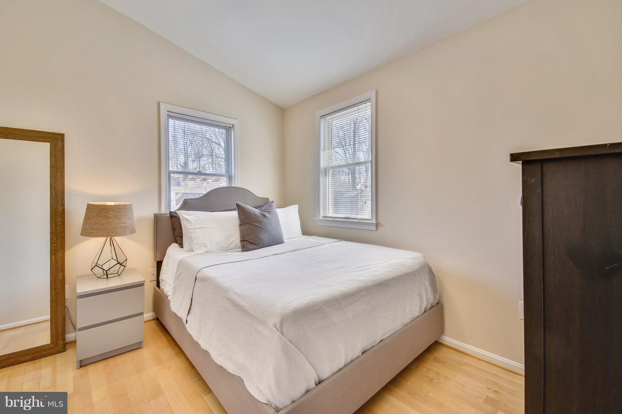 OAKLAND TERRACE - Residential