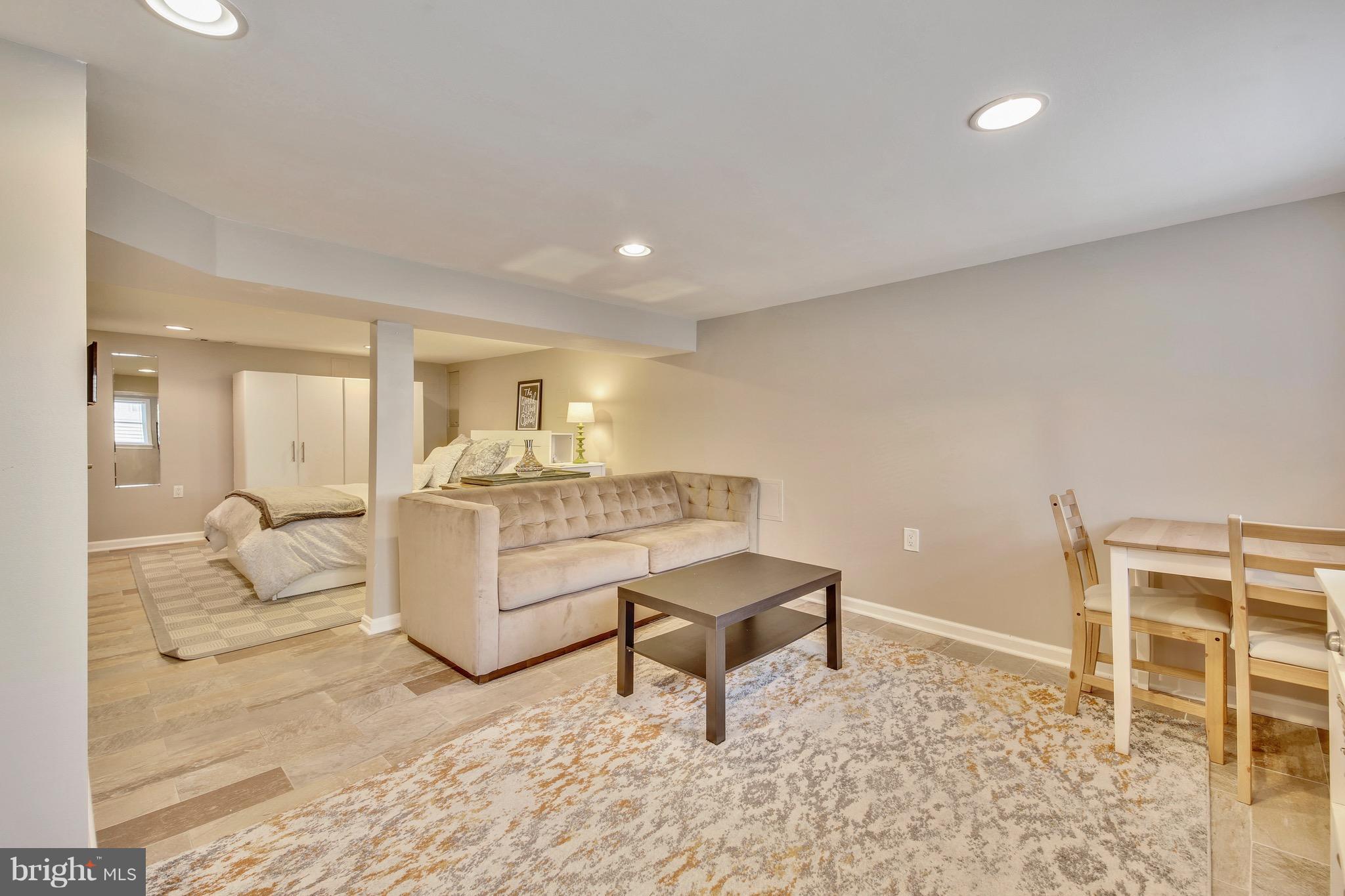 OAKLAND TERRACE - Residential