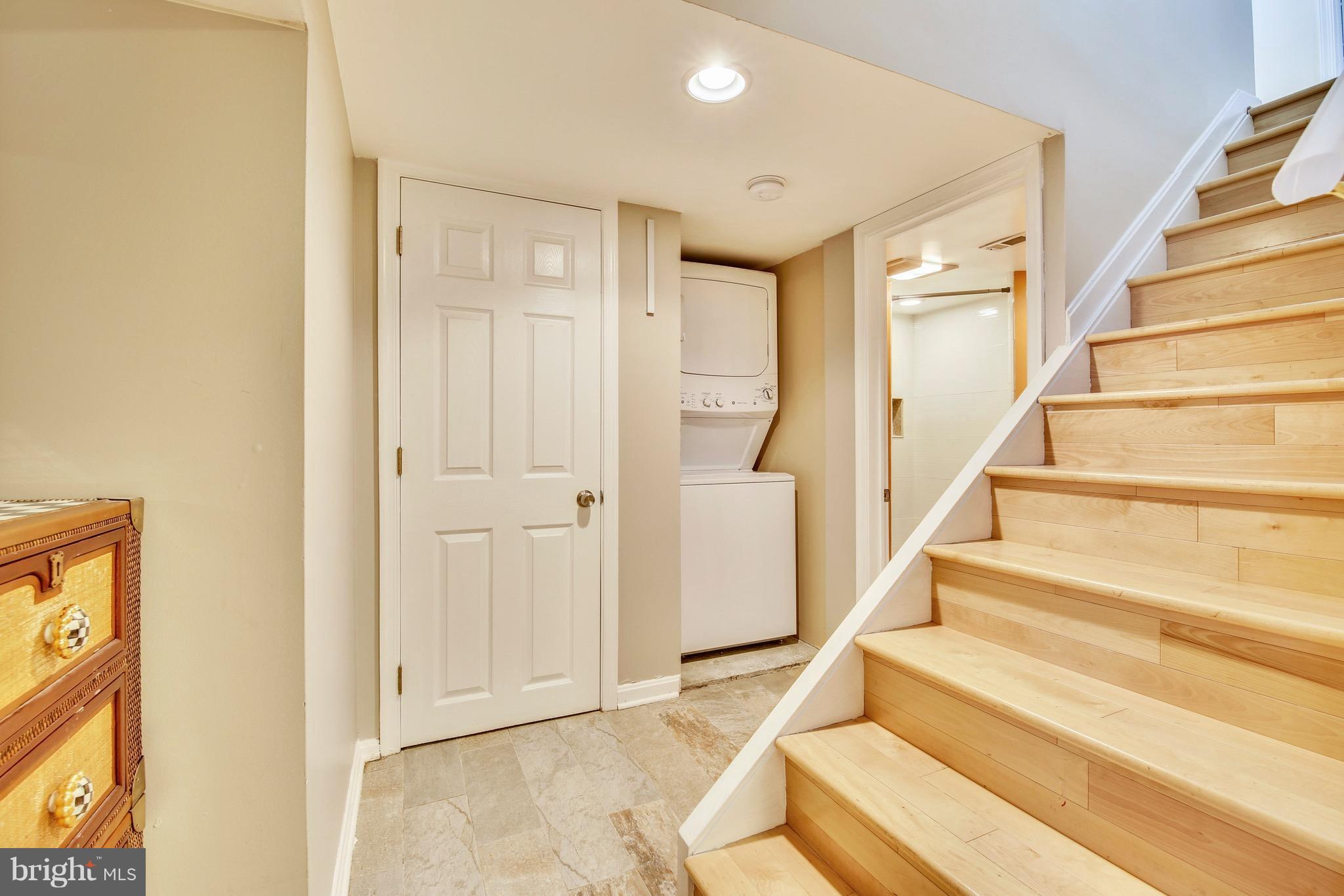 OAKLAND TERRACE - Residential