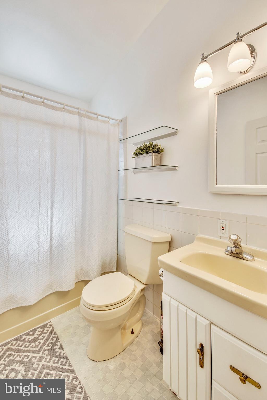 OAKLAND TERRACE - Residential