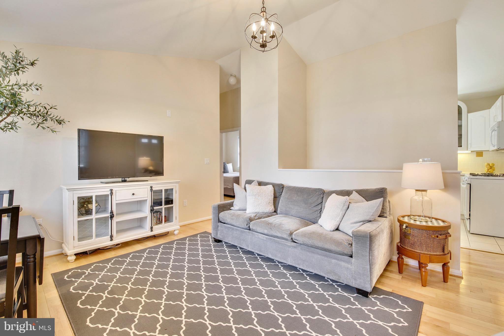 OAKLAND TERRACE - Residential