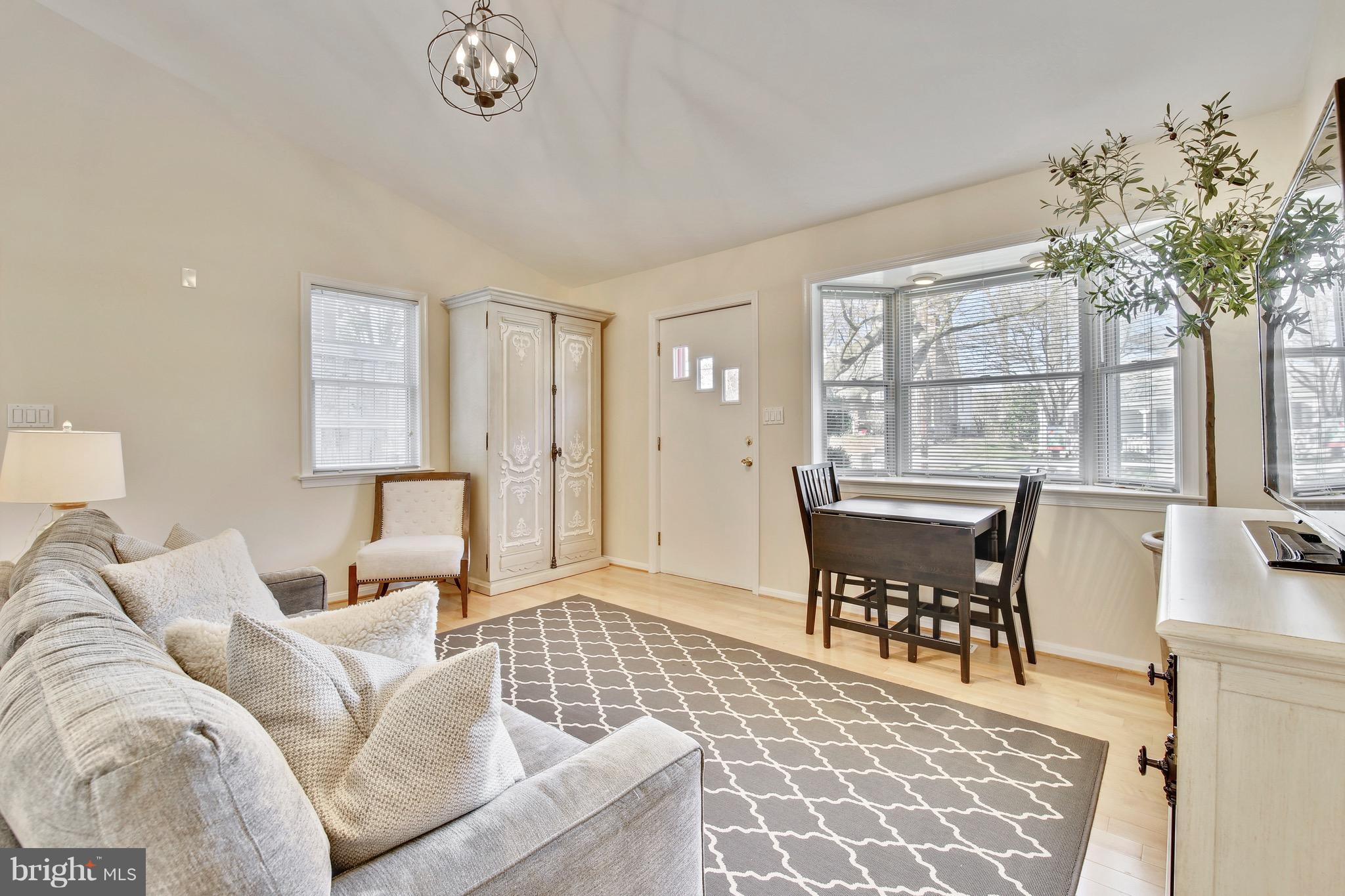 OAKLAND TERRACE - Residential