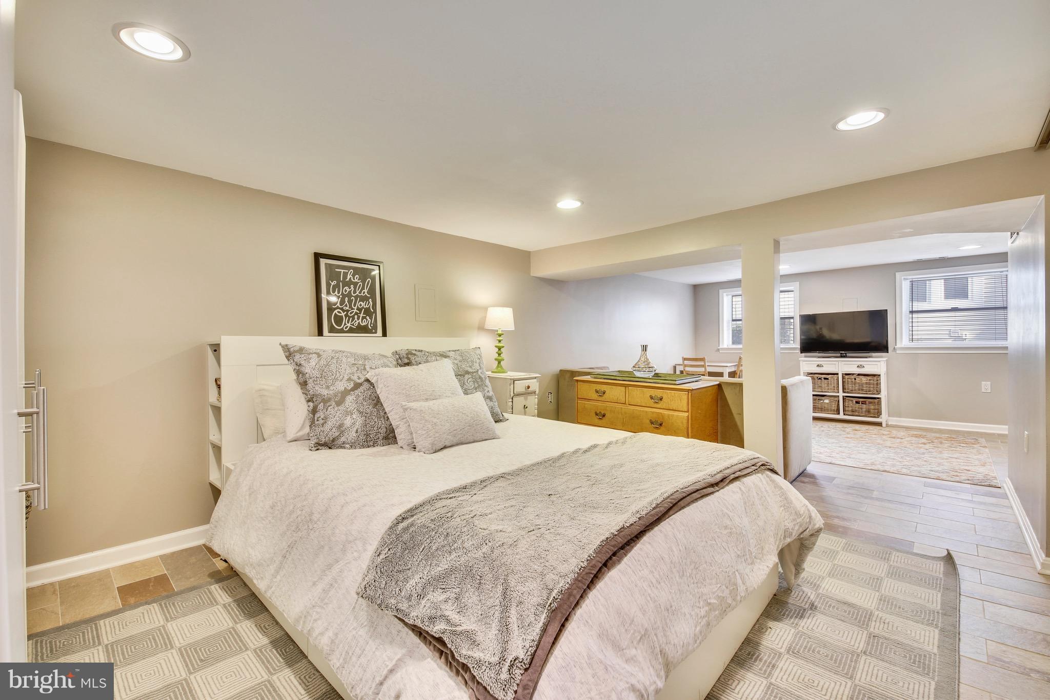 OAKLAND TERRACE - Residential