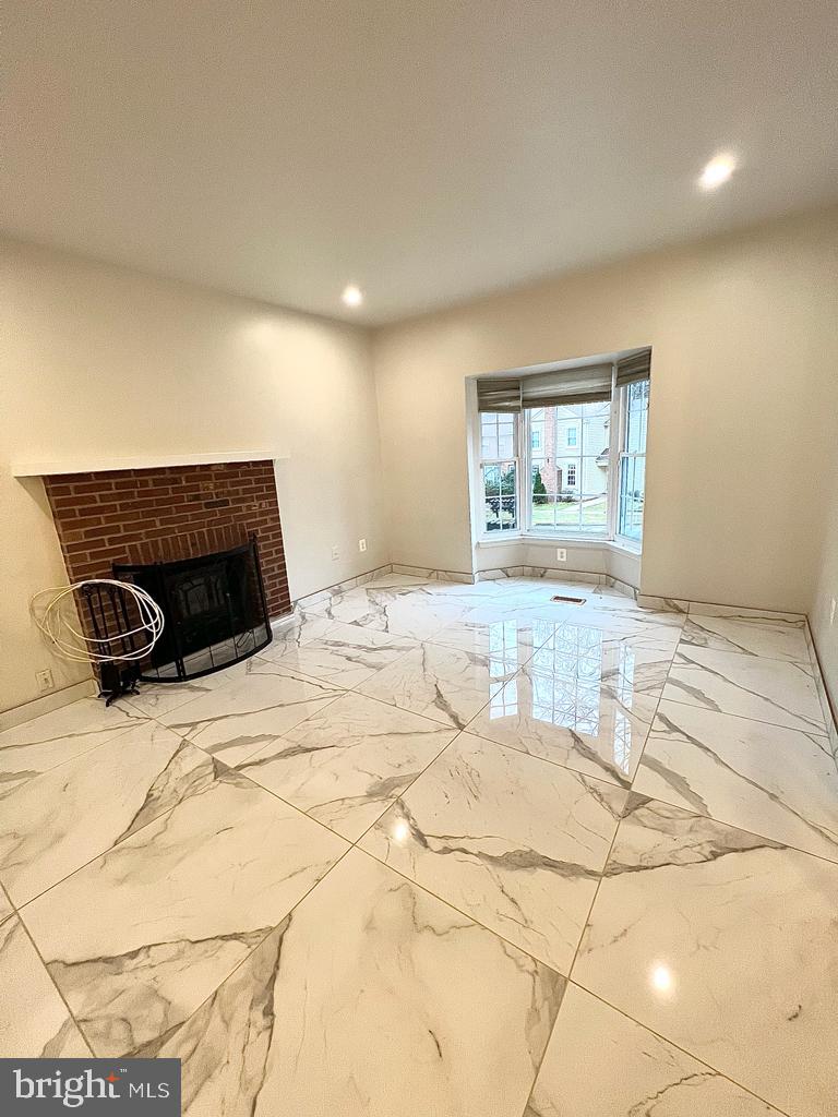 BURKE CENTRE - Residential Lease