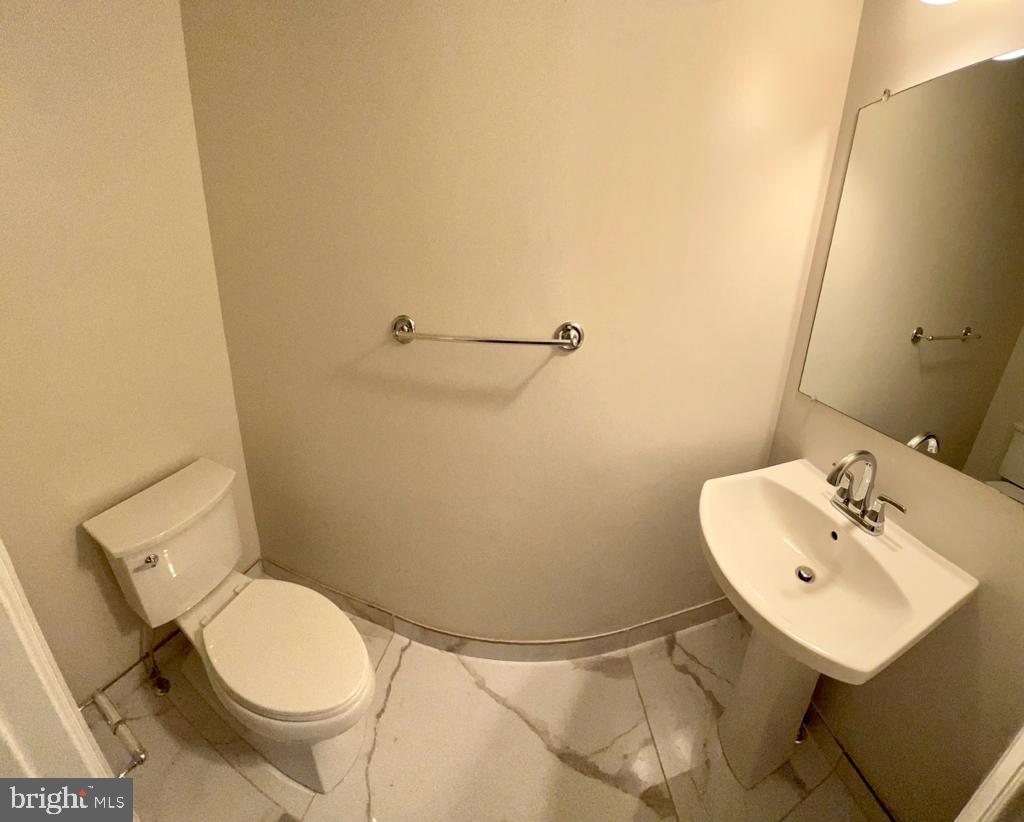 BURKE CENTRE - Residential Lease