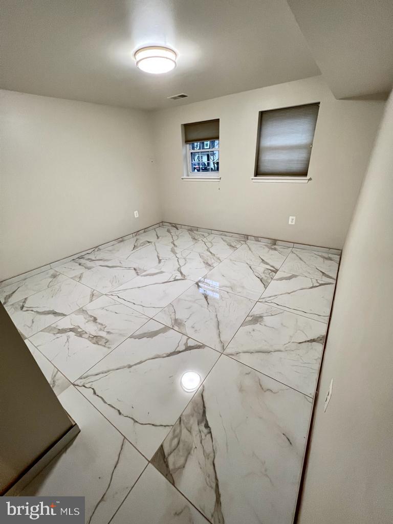 BURKE CENTRE - Residential Lease