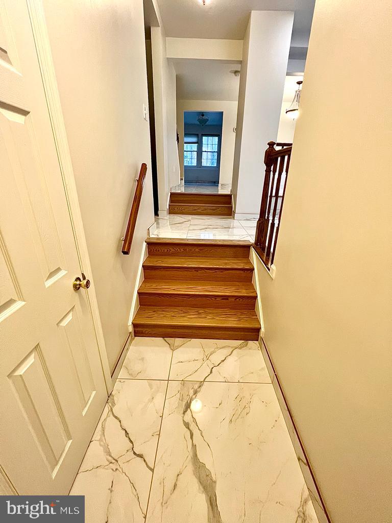 BURKE CENTRE - Residential Lease