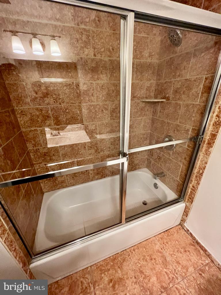 BURKE CENTRE - Residential Lease