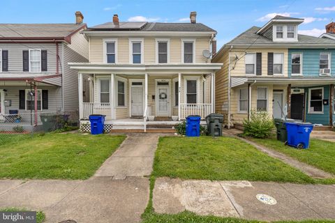 Photo of 916 Salem Avenue, HAGERSTOWN, MD 21740 (MLS # MDWA2037462)