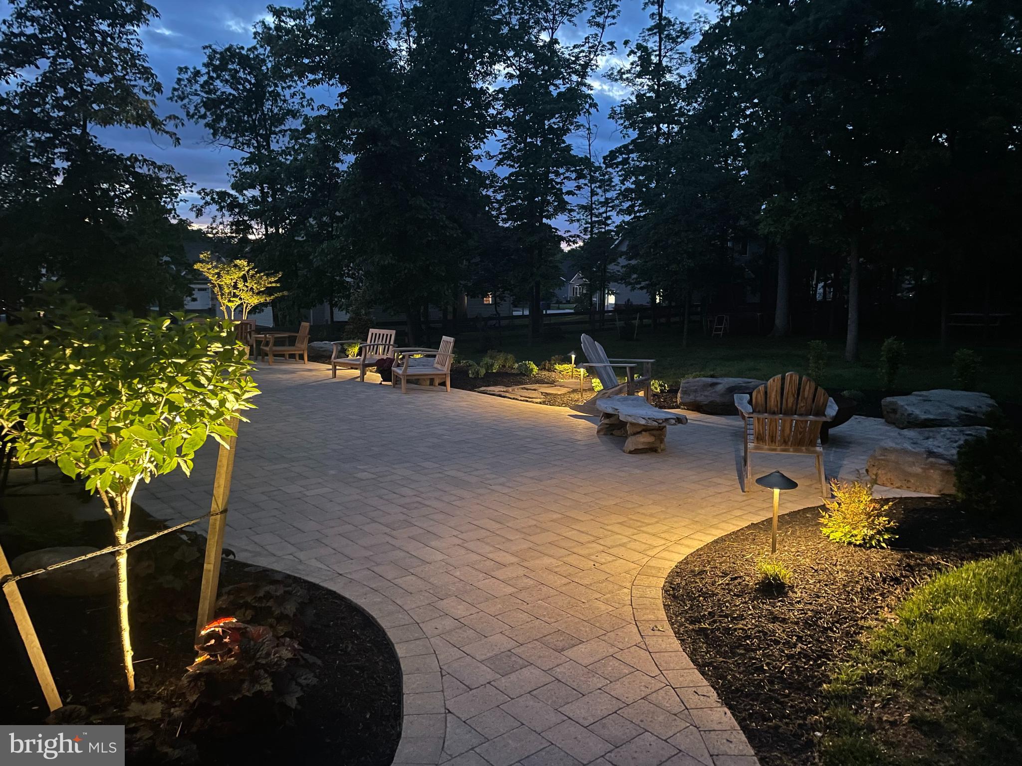 TWIN LAKES - Residential