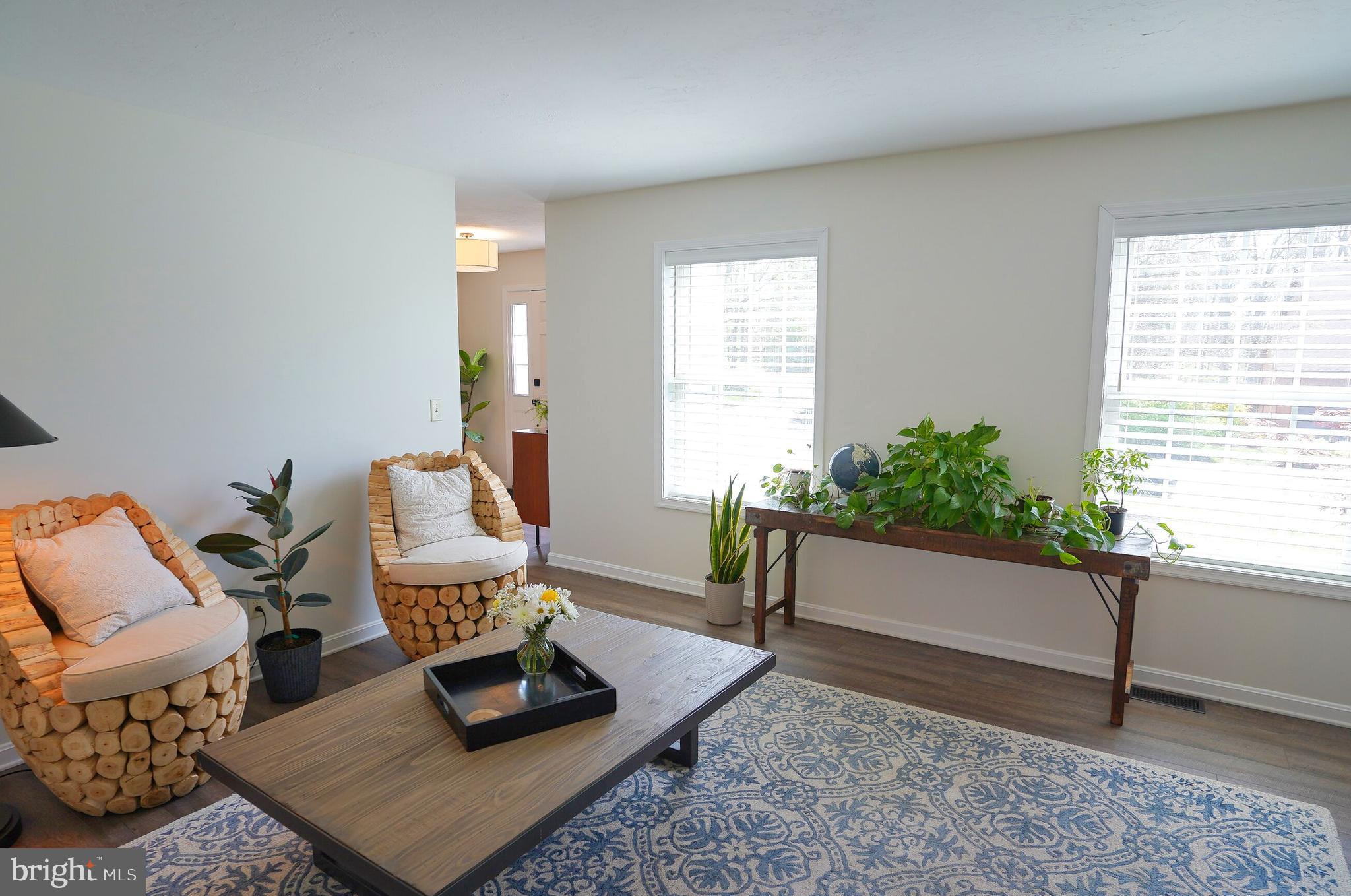 TWIN LAKES - Residential