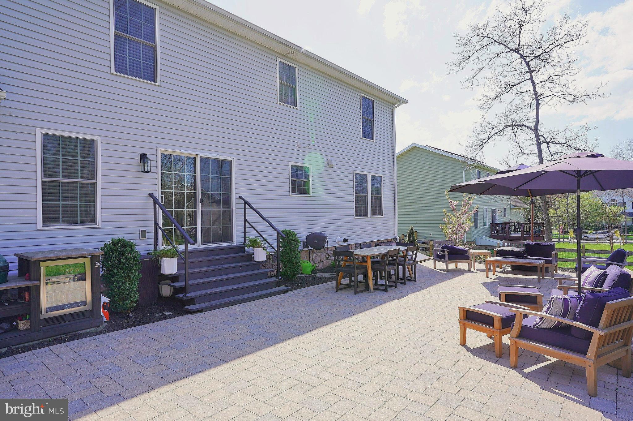 TWIN LAKES - Residential