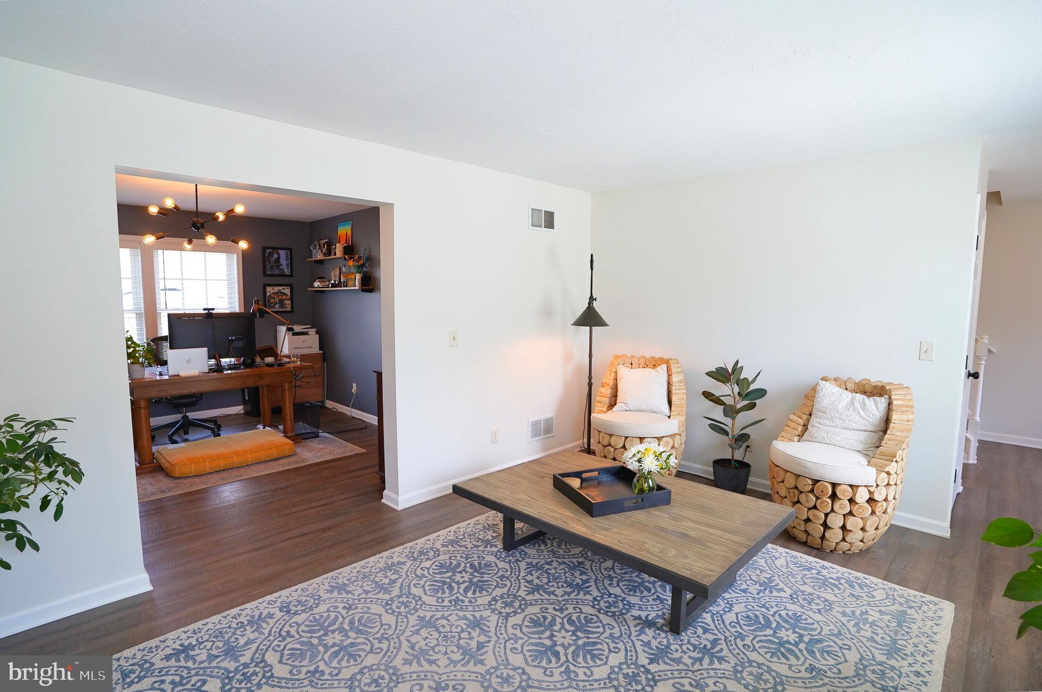 TWIN LAKES - Residential