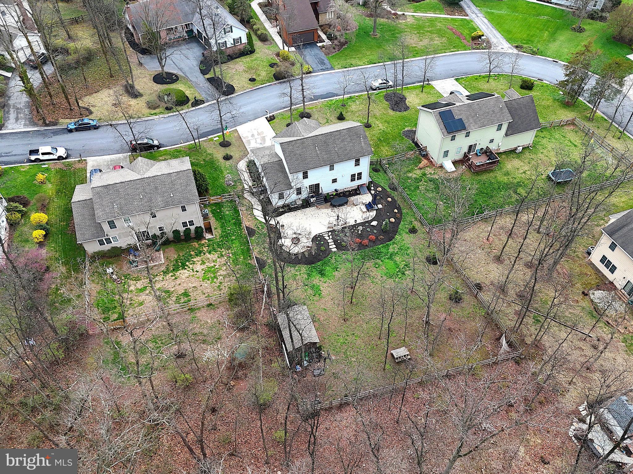 TWIN LAKES - Residential