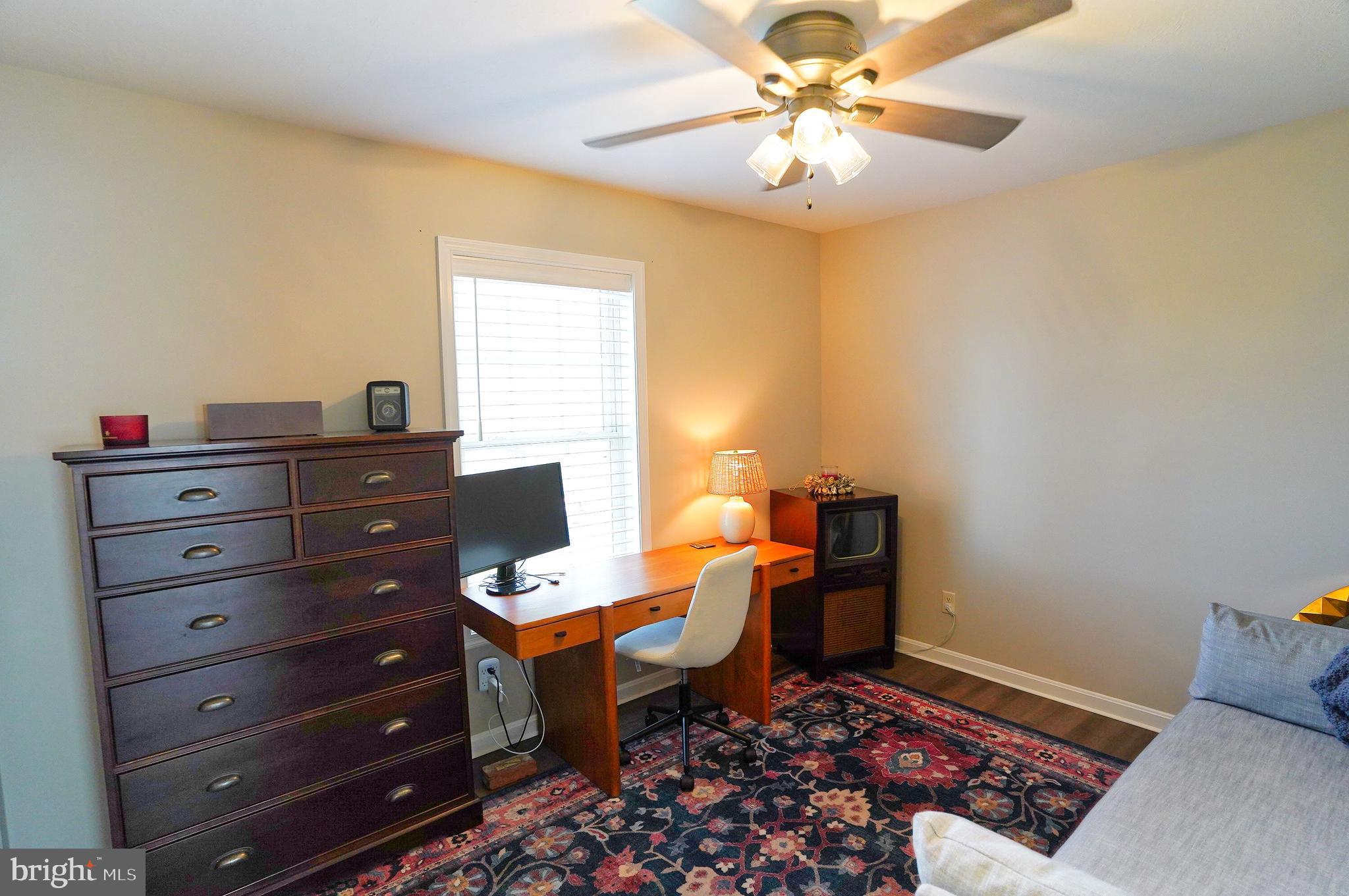 TWIN LAKES - Residential