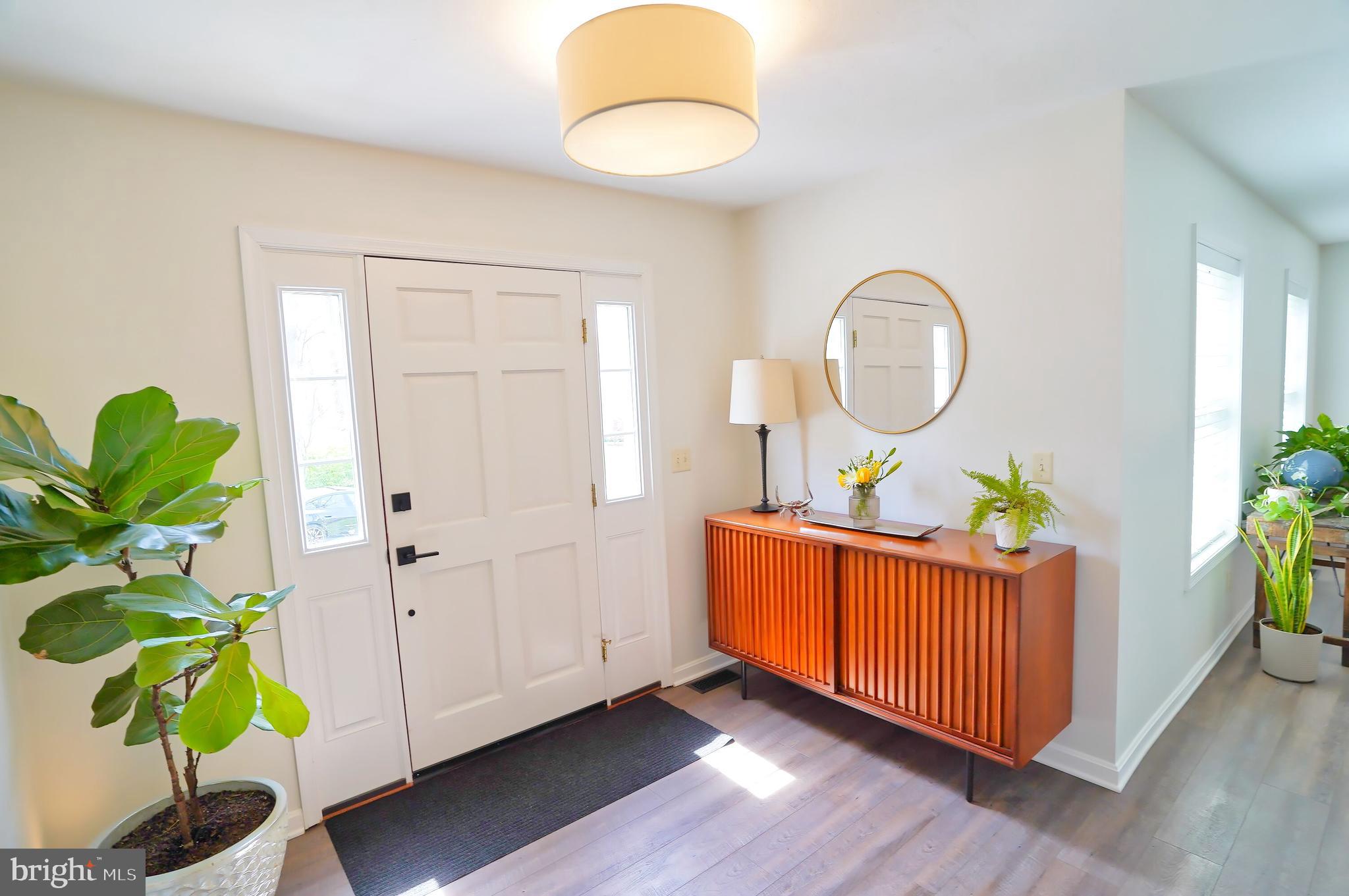 TWIN LAKES - Residential