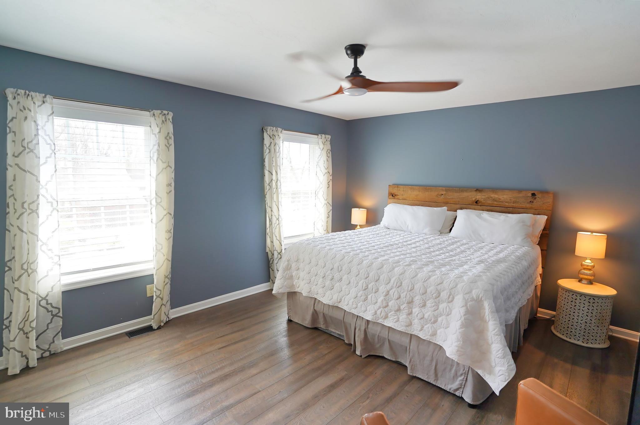 TWIN LAKES - Residential