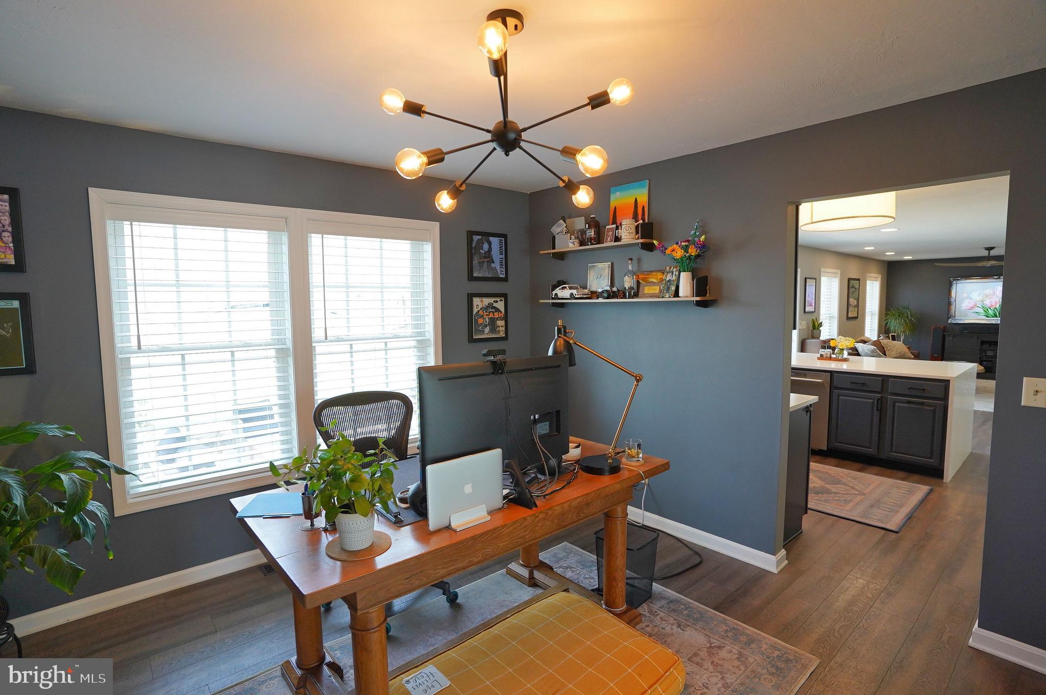 TWIN LAKES - Residential