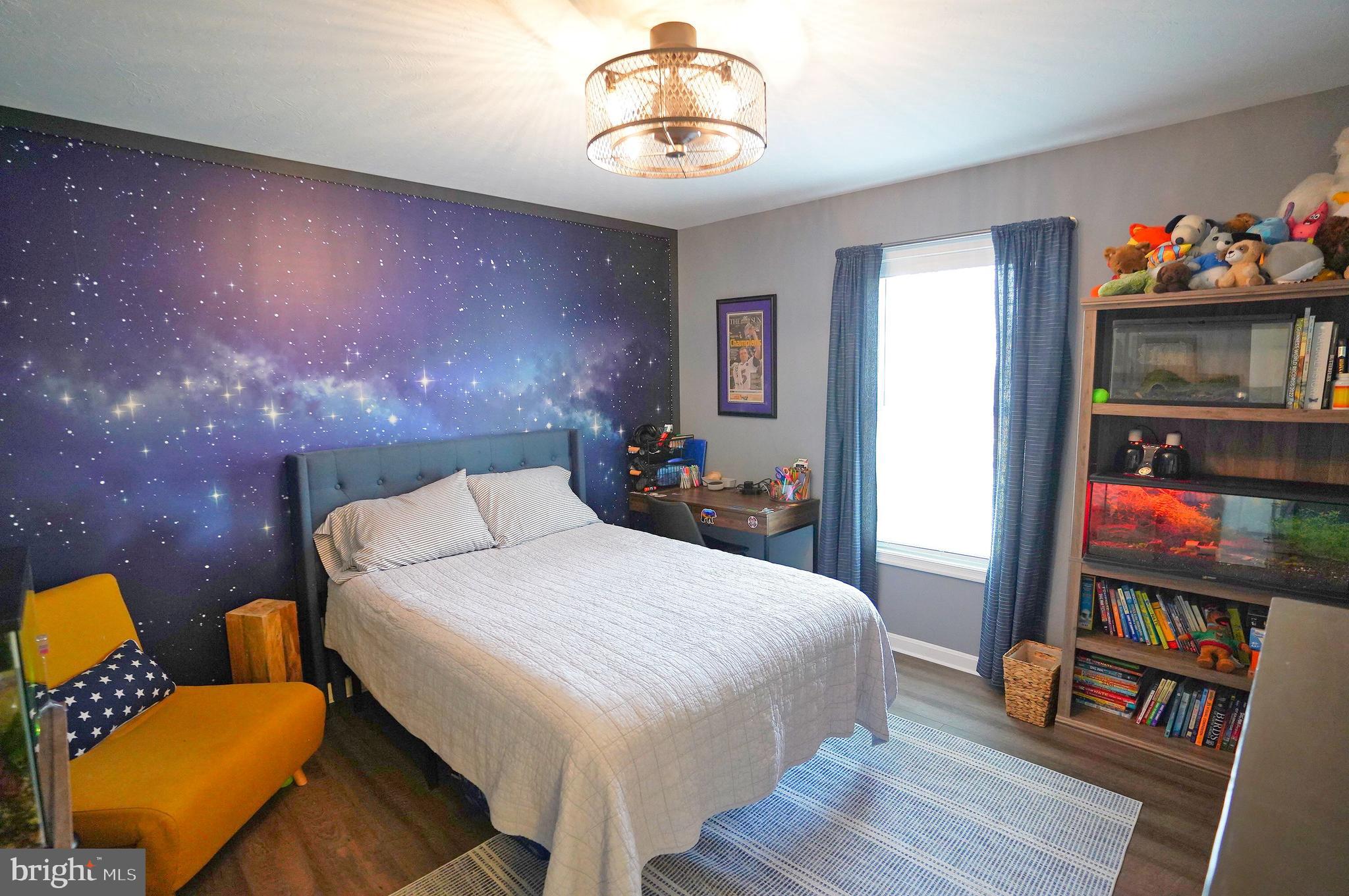 TWIN LAKES - Residential