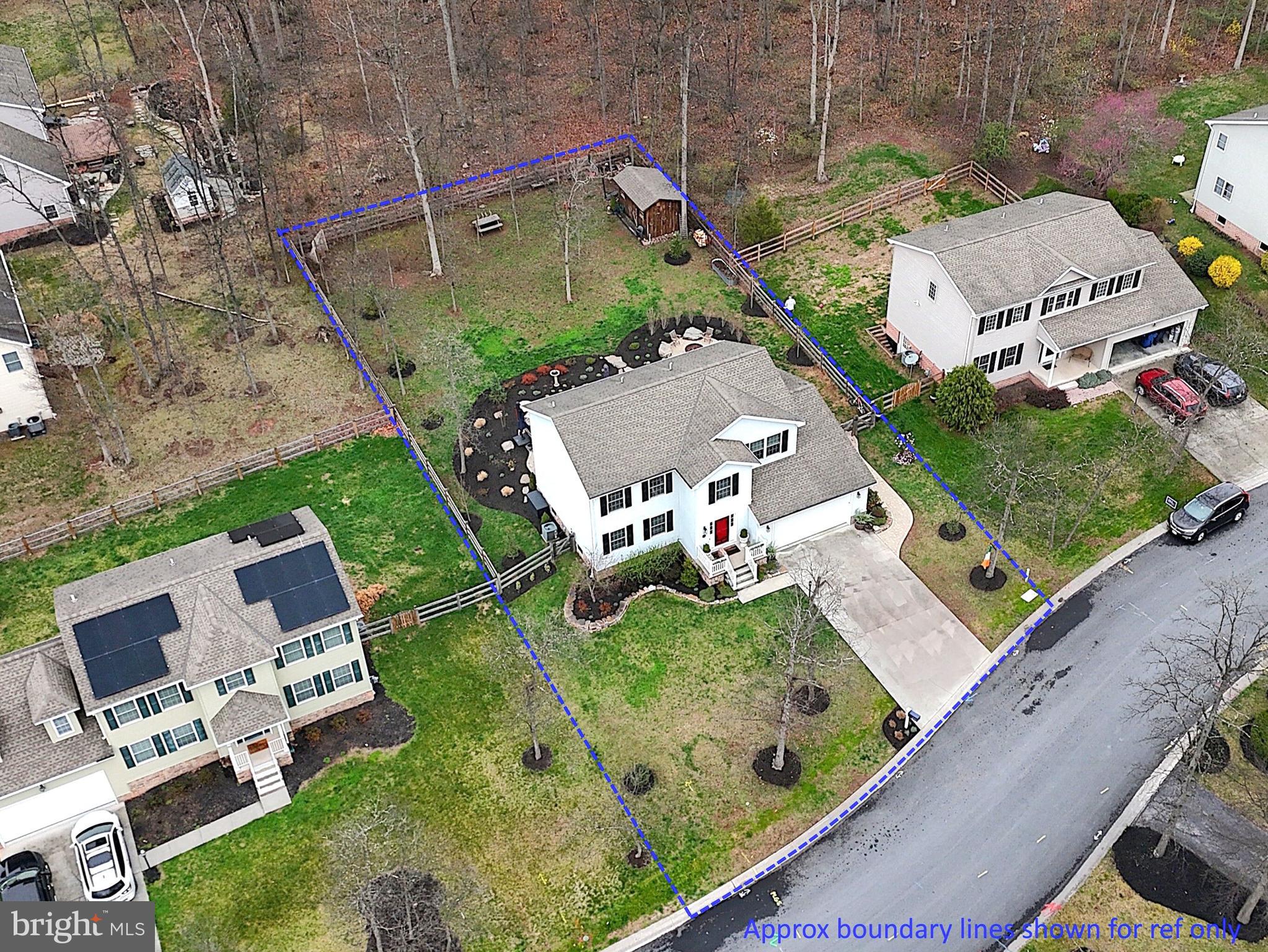 TWIN LAKES - Residential