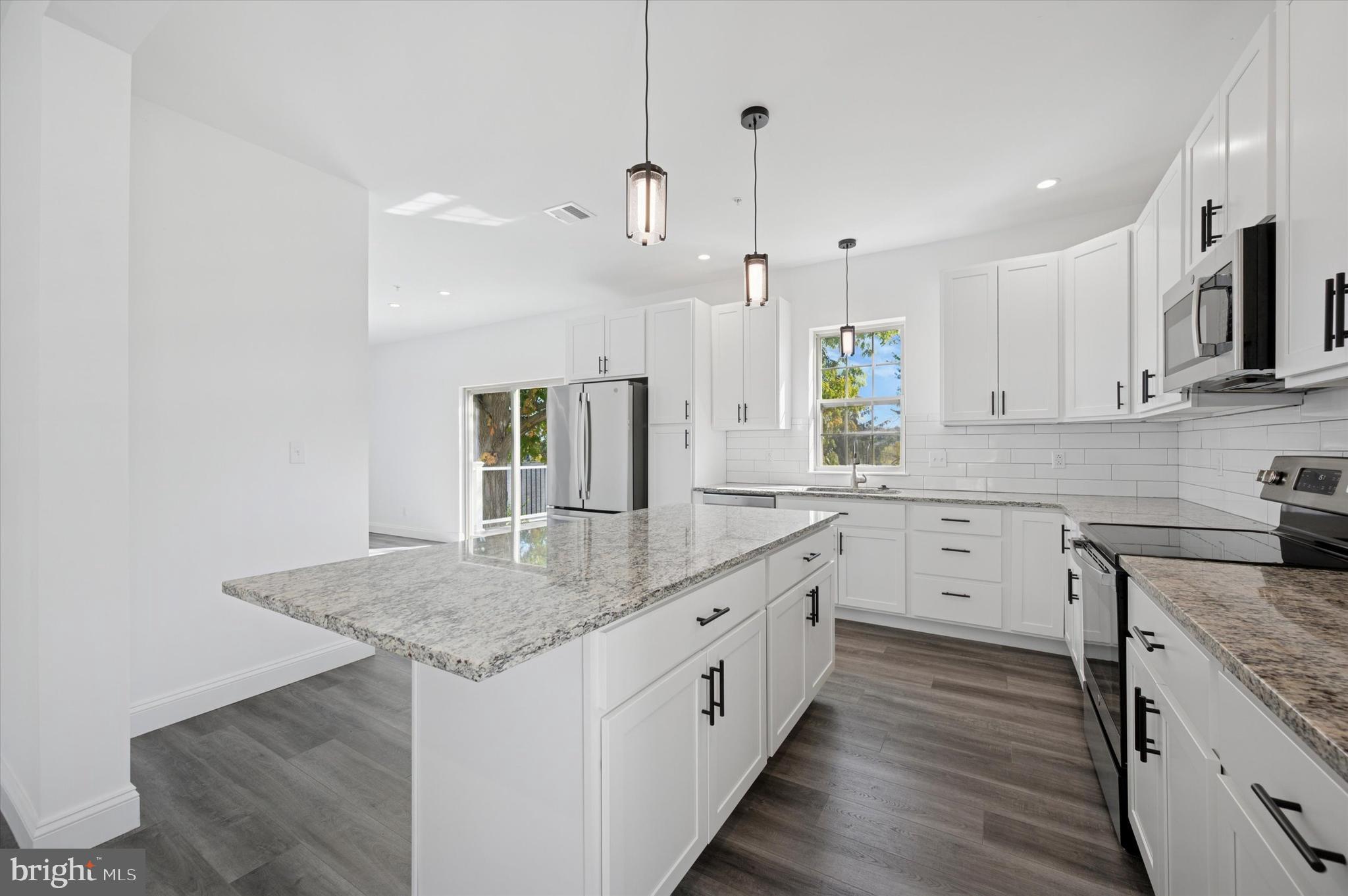 KING OF PRUSSIA - Residential Lease