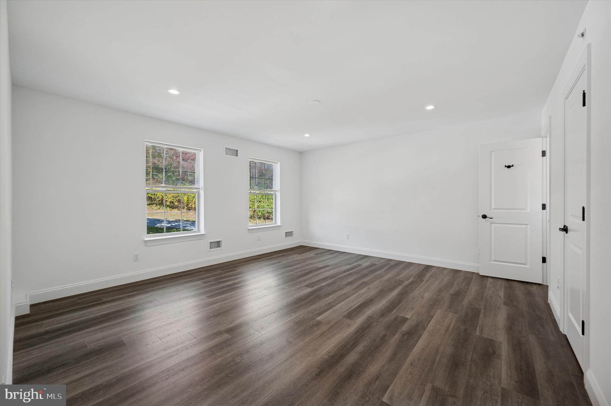 KING OF PRUSSIA - Residential Lease