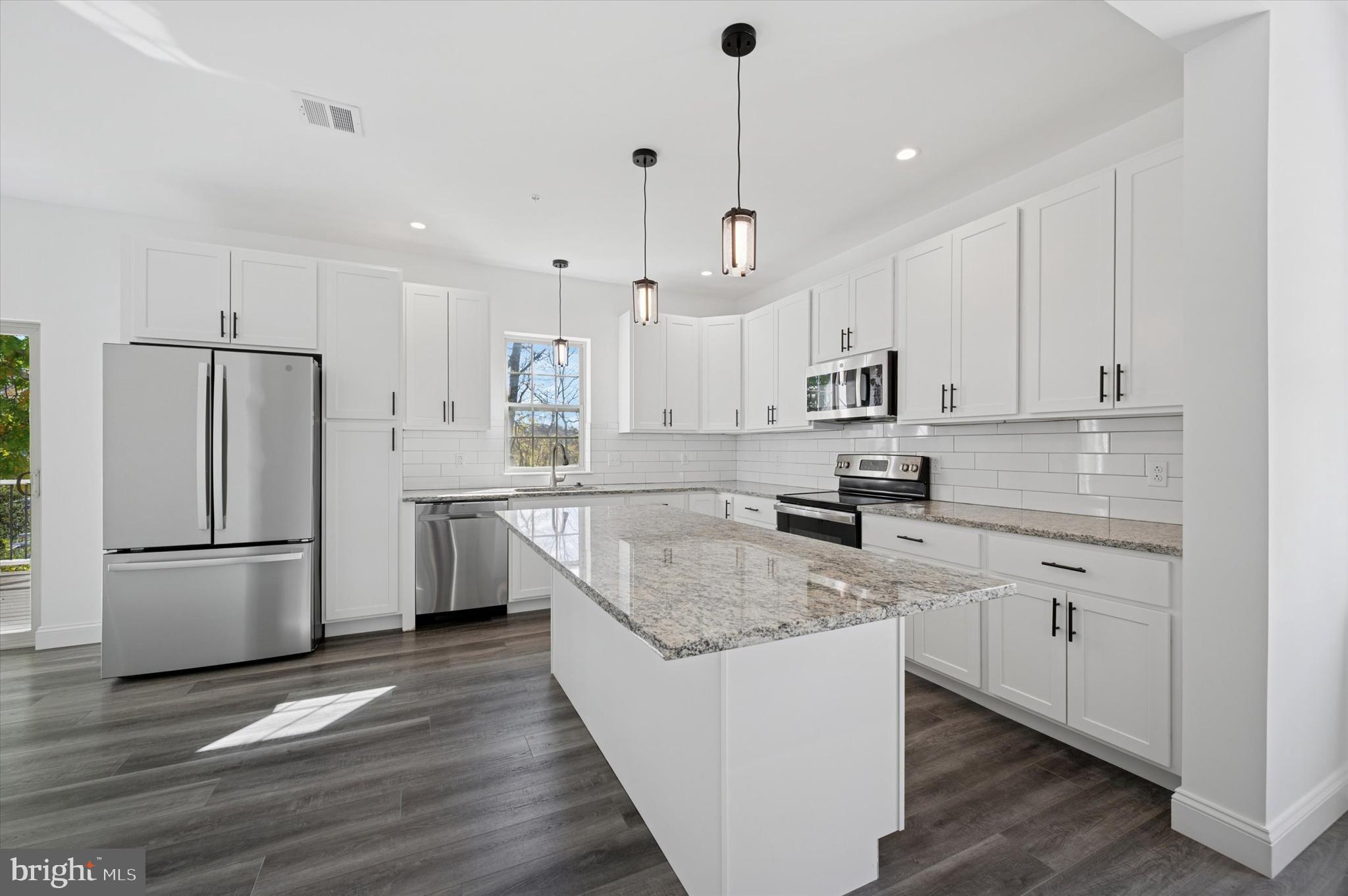 KING OF PRUSSIA - Residential Lease