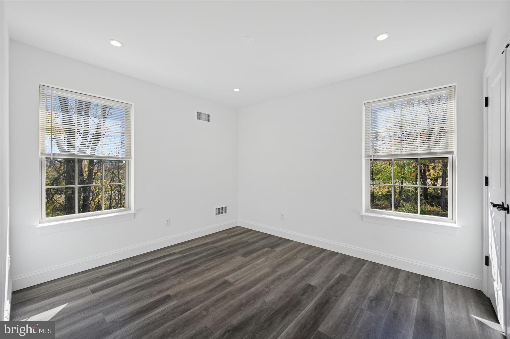 KING OF PRUSSIA - Residential Lease