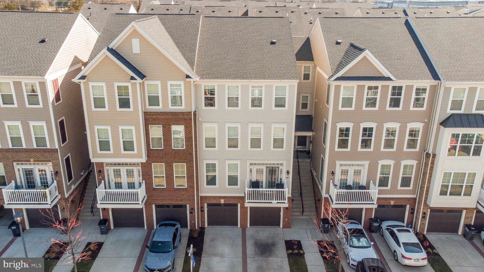 EAST GATE 3 CONDOMINIUM - Residential