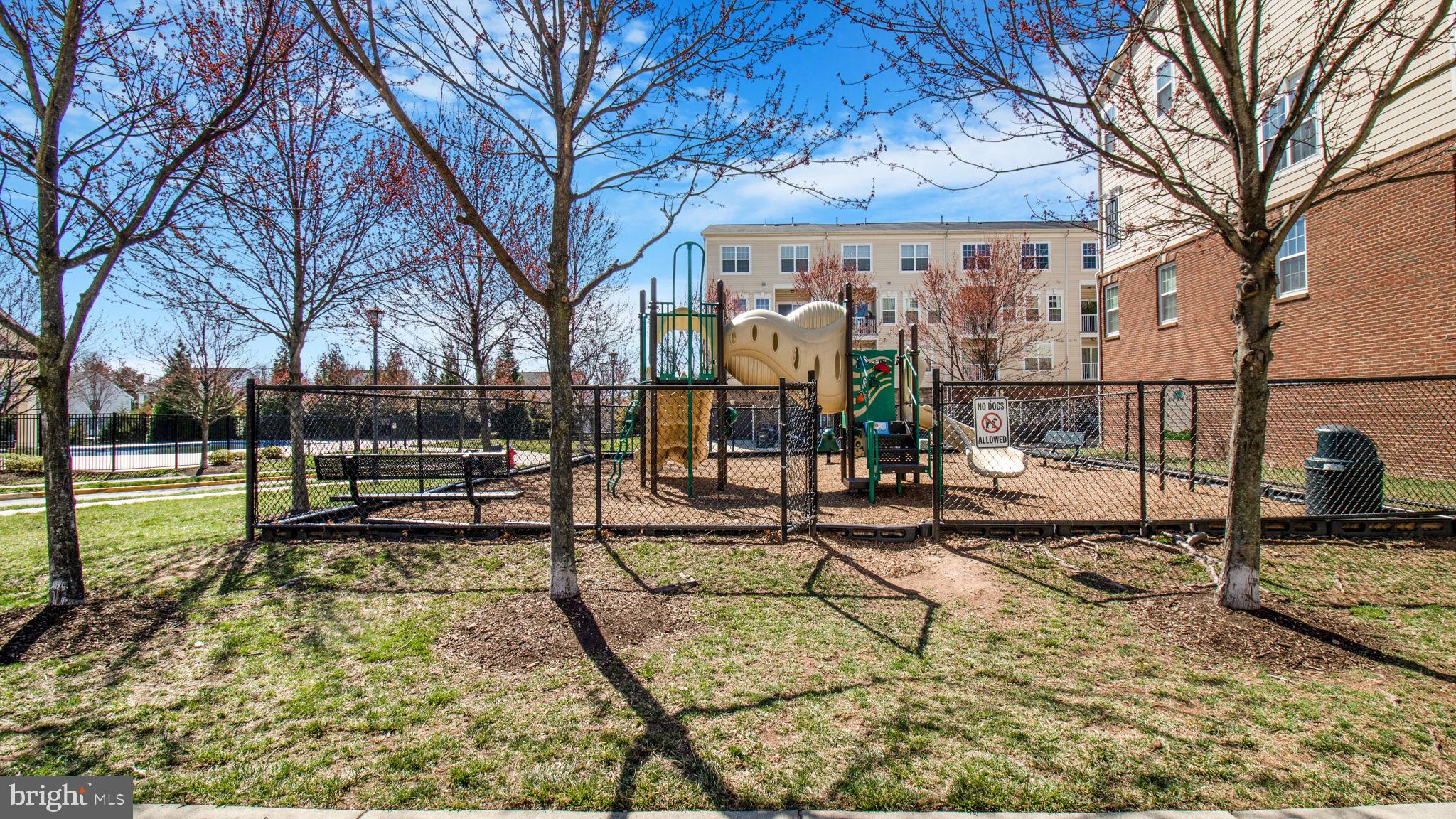 EAST GATE 3 CONDOMINIUM - Residential