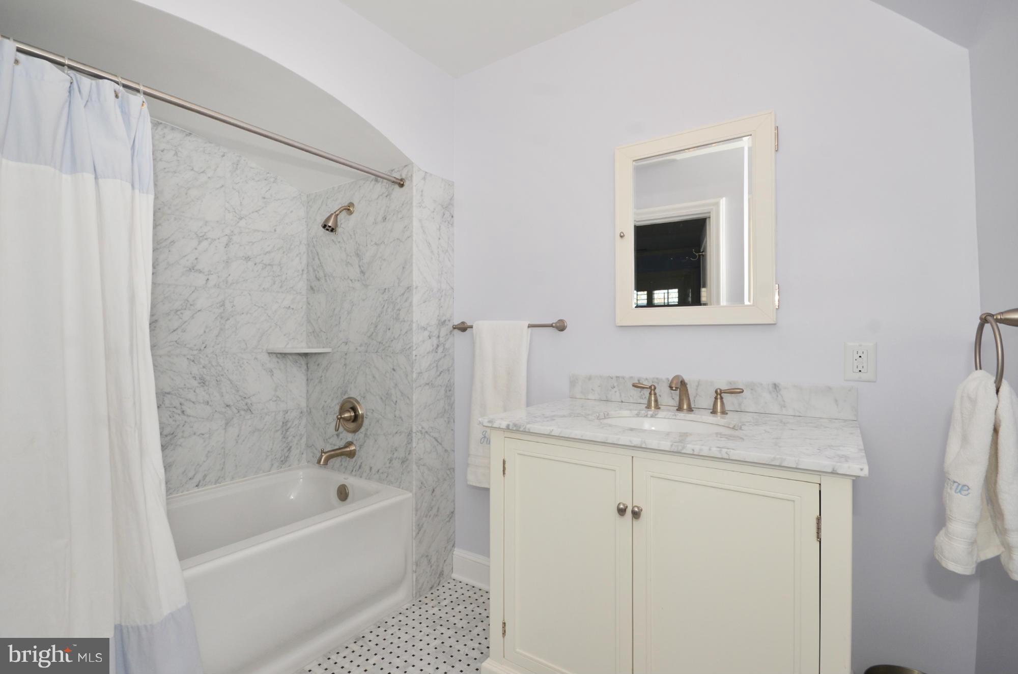 GREATER HOMELAND HISTORIC DISTRICT - Residential