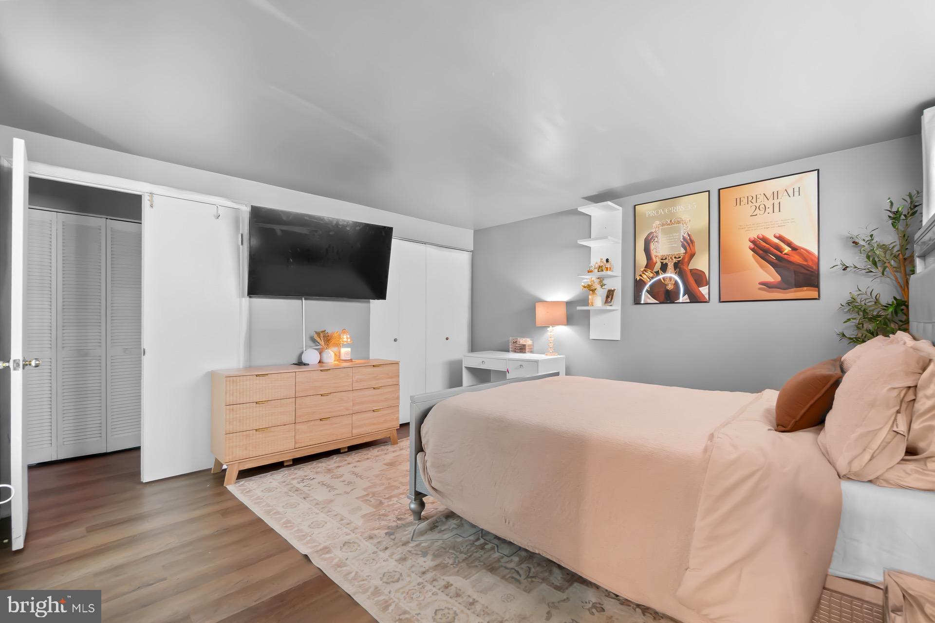 ENFIELD CHASE - Residential