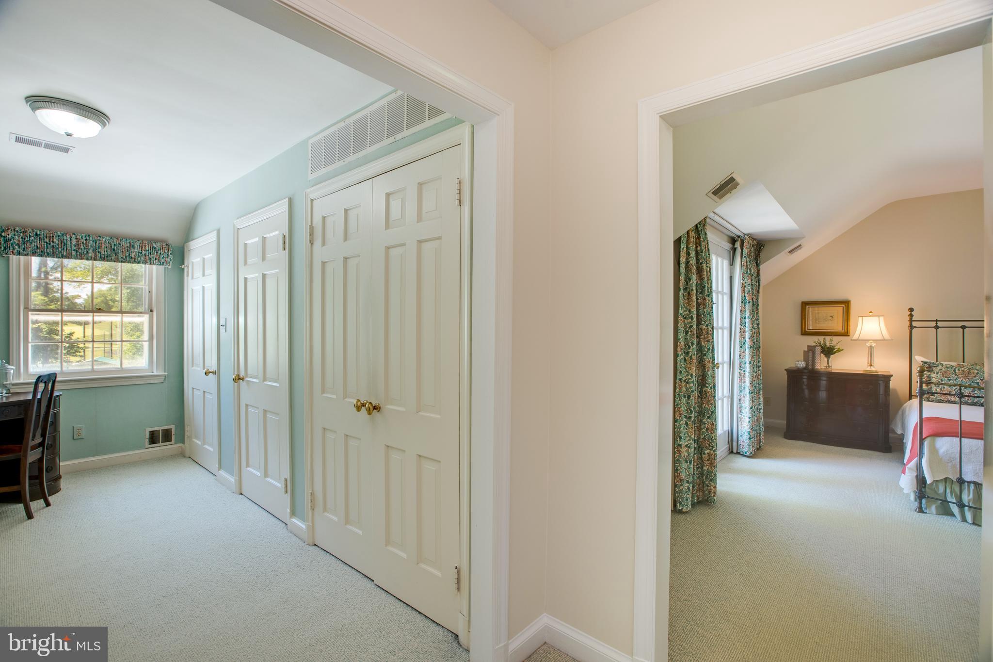 COUNTRY CLUB - Residential