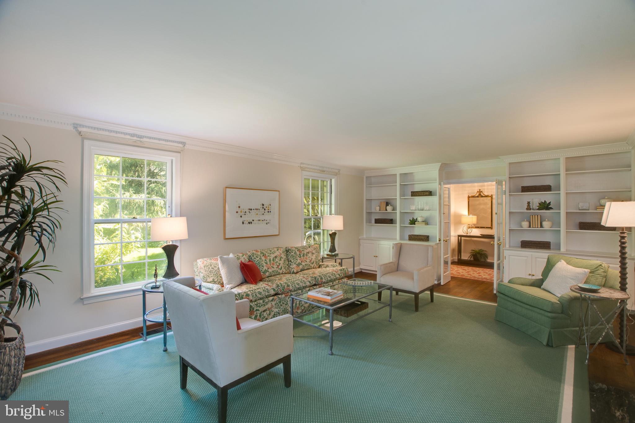 COUNTRY CLUB - Residential