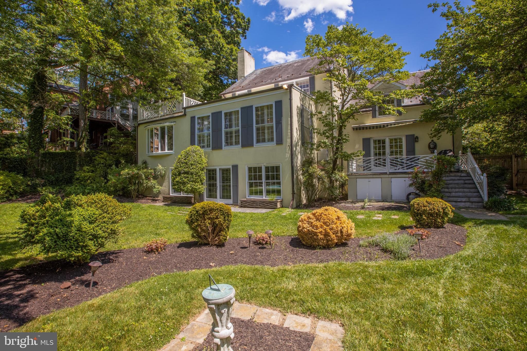 COUNTRY CLUB - Residential