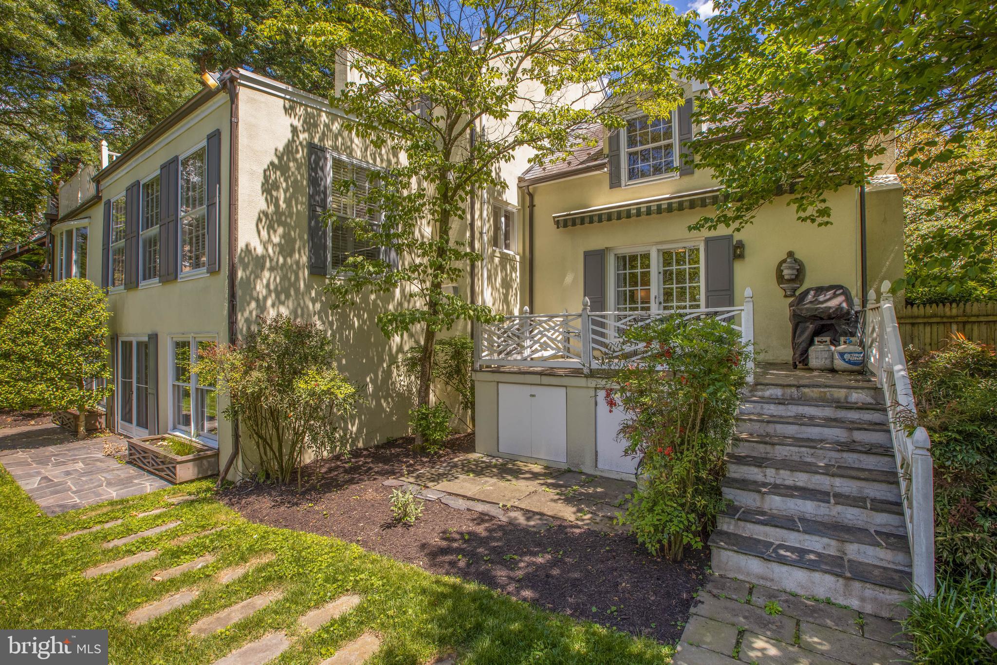 COUNTRY CLUB - Residential