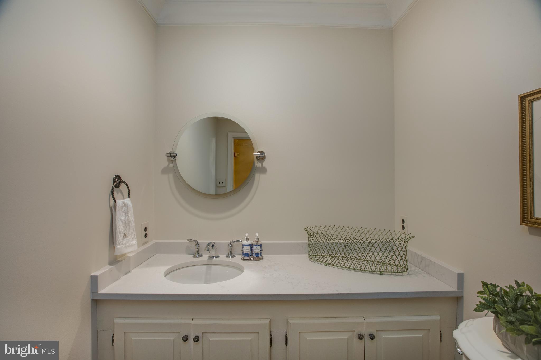 COUNTRY CLUB - Residential