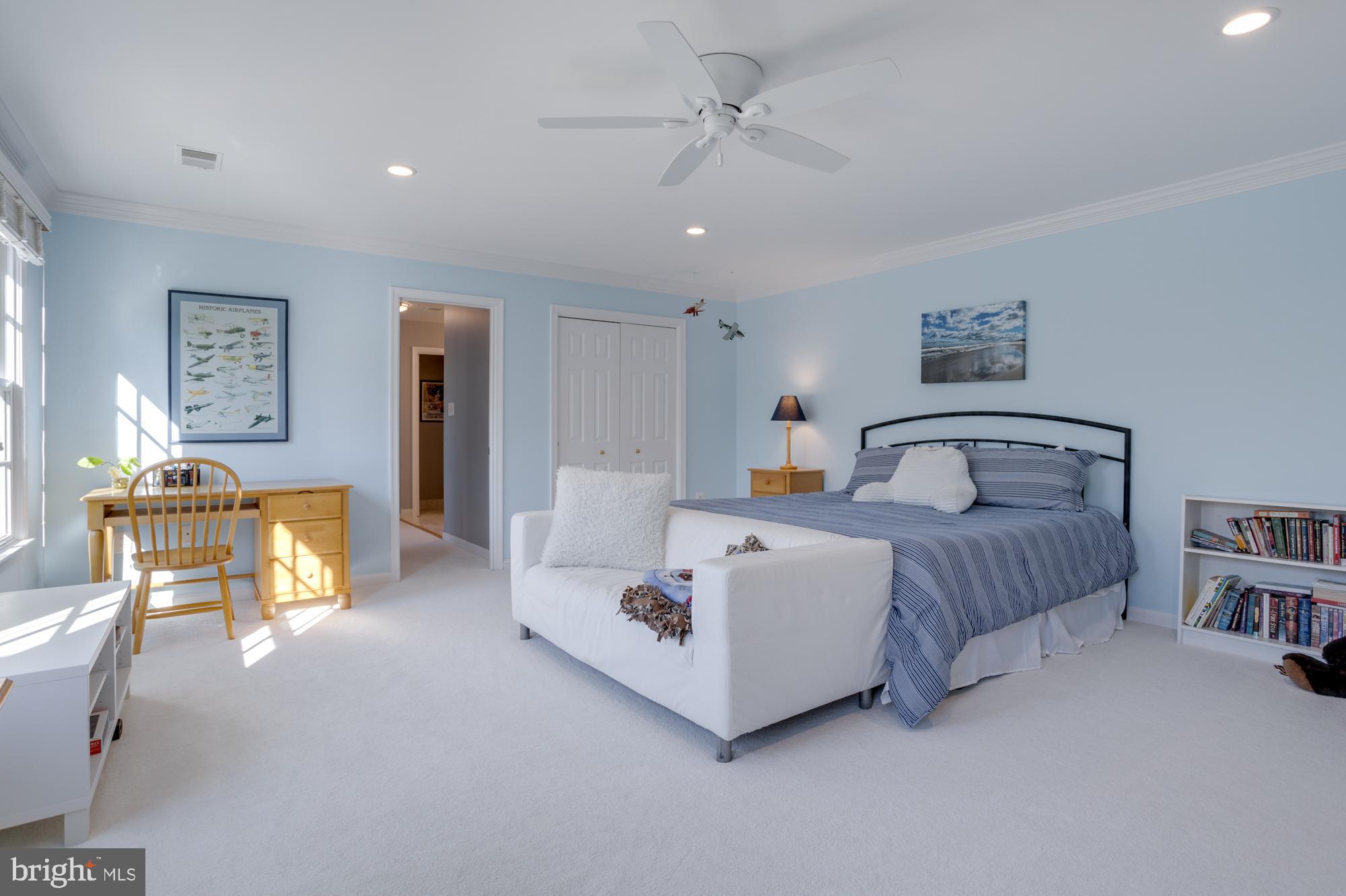 CLIFTON AT WOLF RUN - Residential