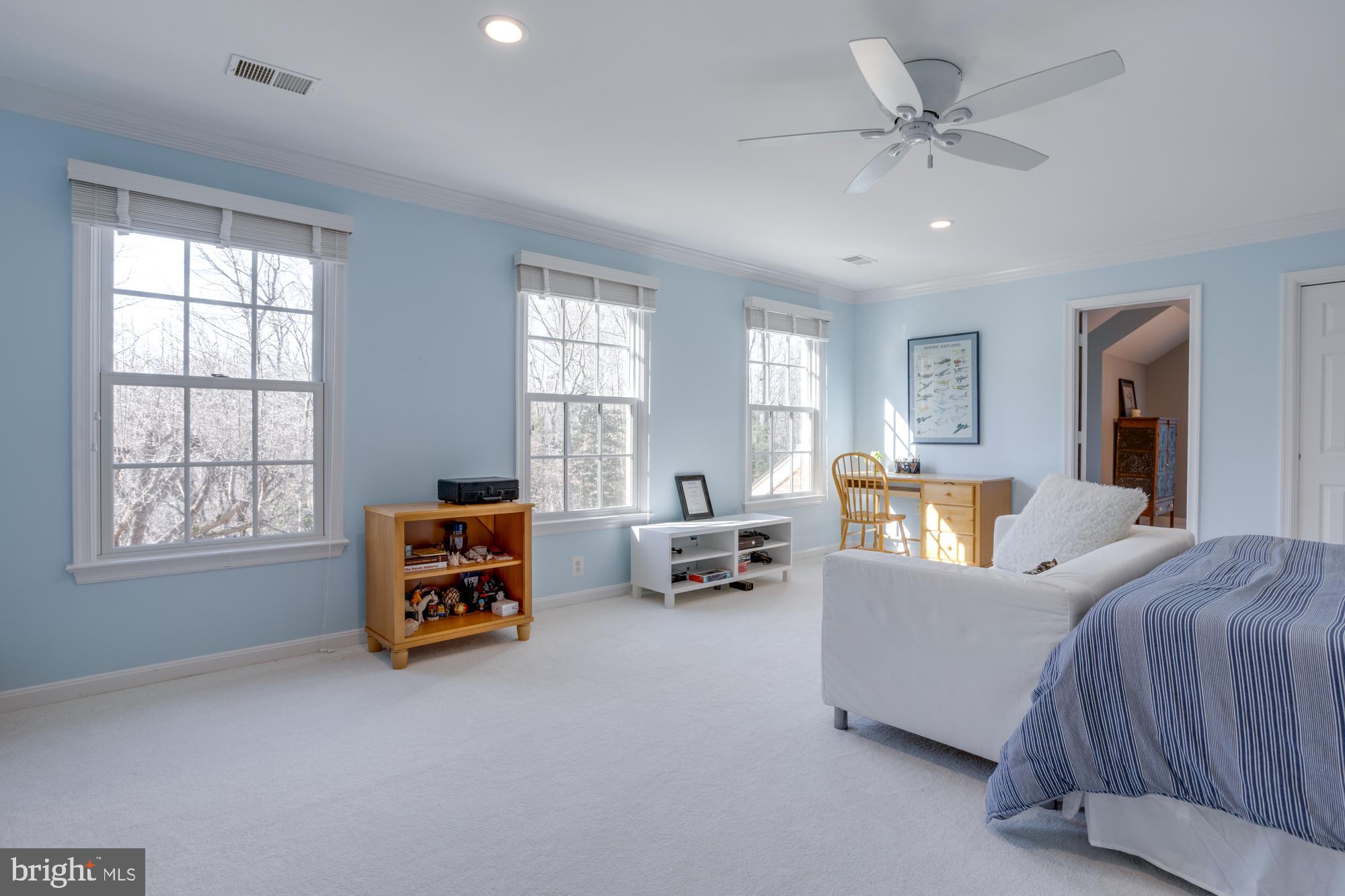 CLIFTON AT WOLF RUN - Residential