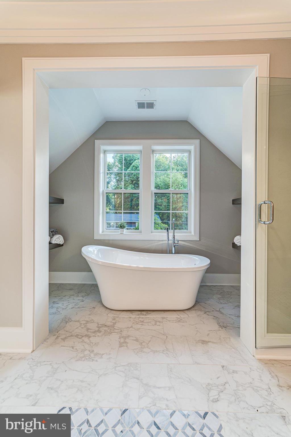 VIENNA WOODS - Residential