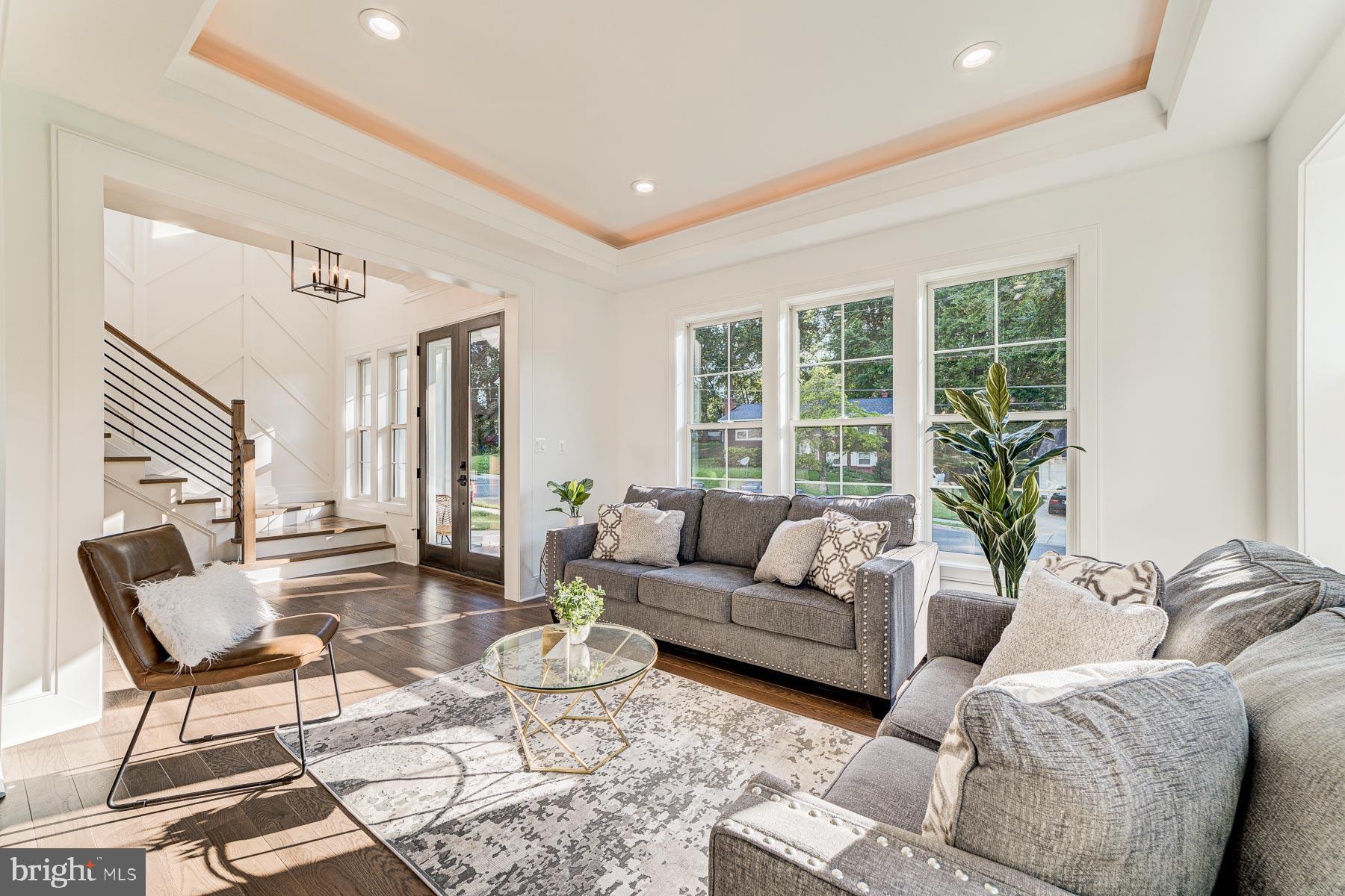 VIENNA WOODS - Residential