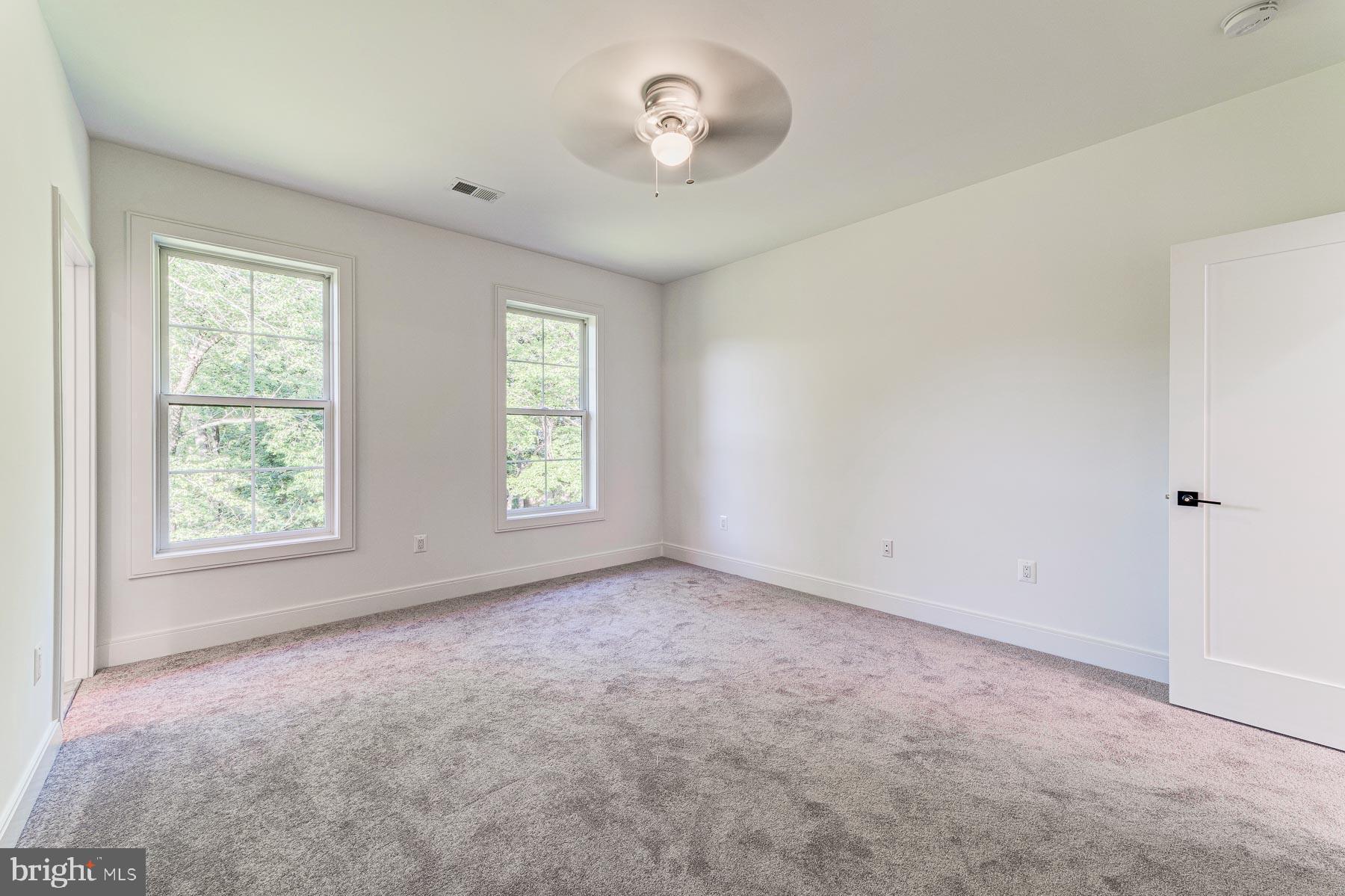 VIENNA WOODS - Residential