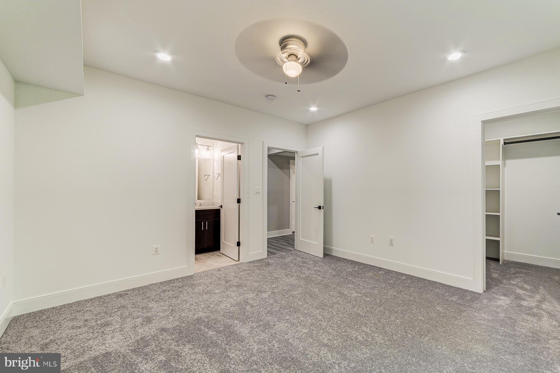 VIENNA WOODS - Residential