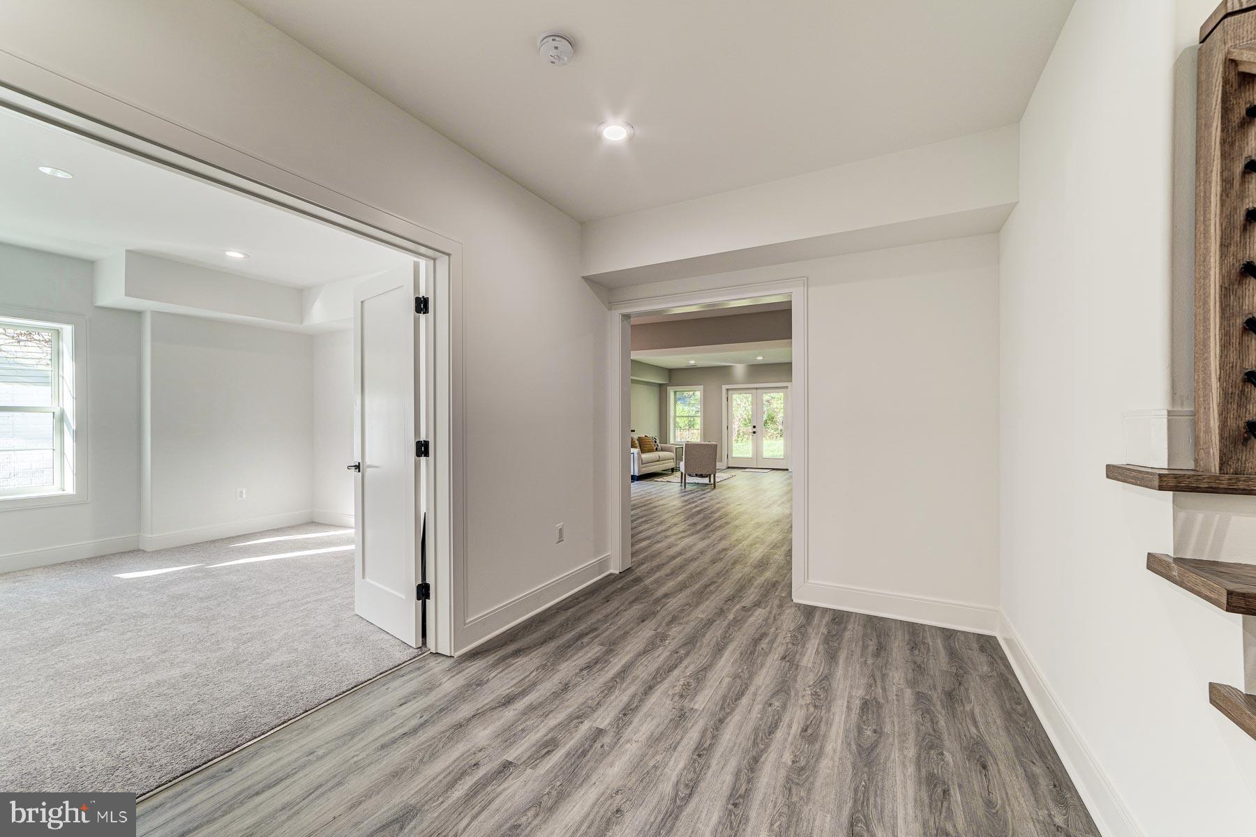 VIENNA WOODS - Residential