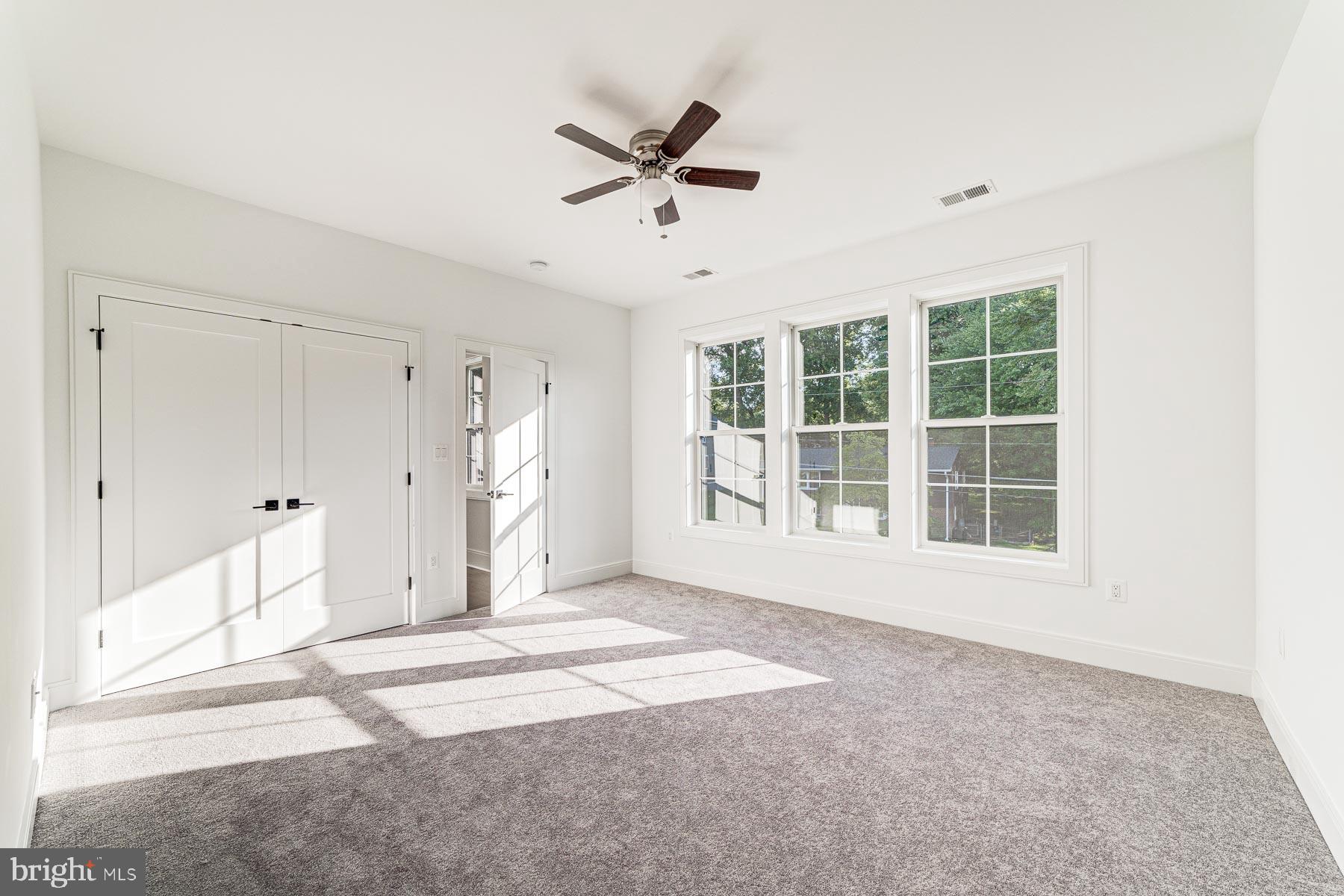 VIENNA WOODS - Residential