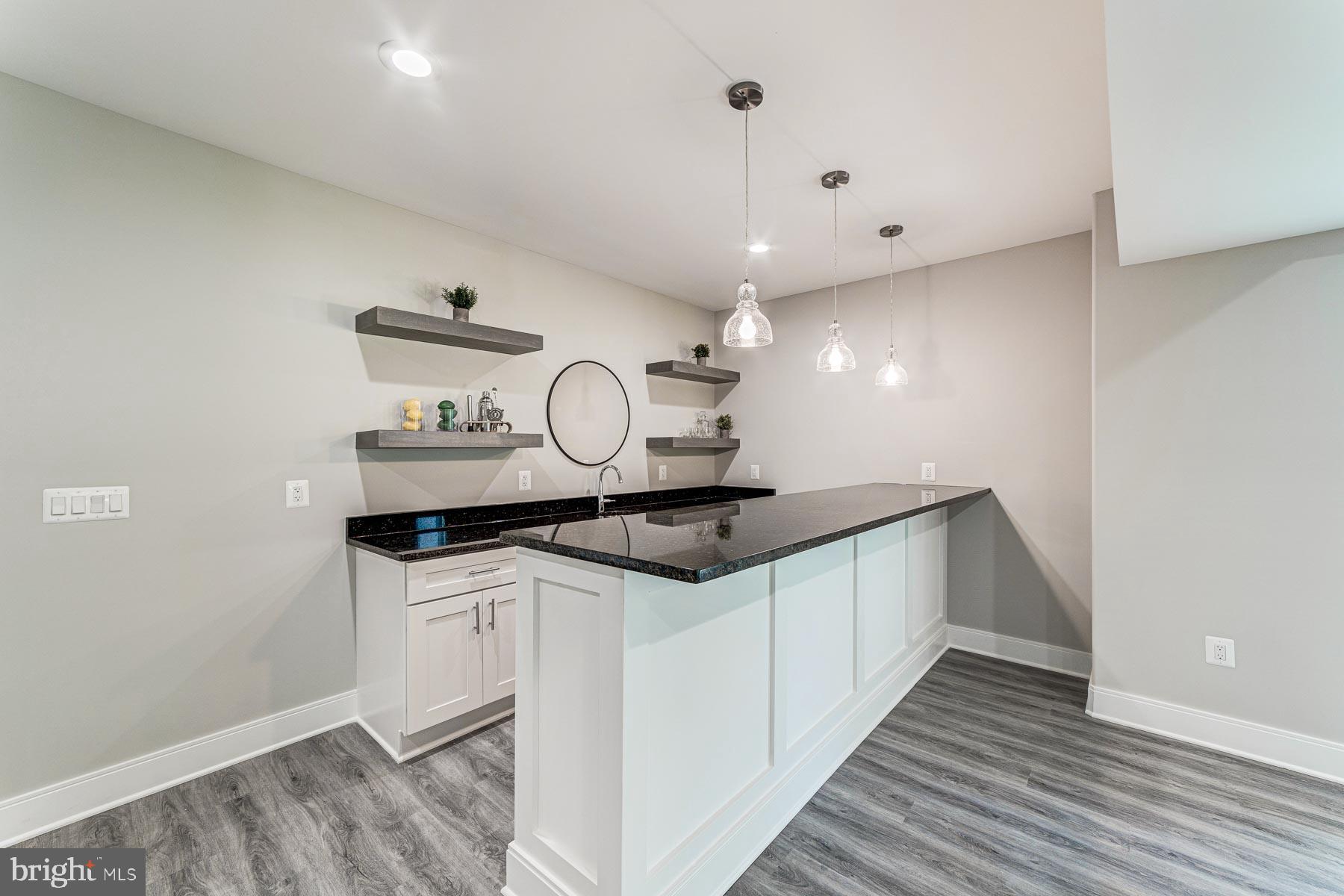 VIENNA WOODS - Residential