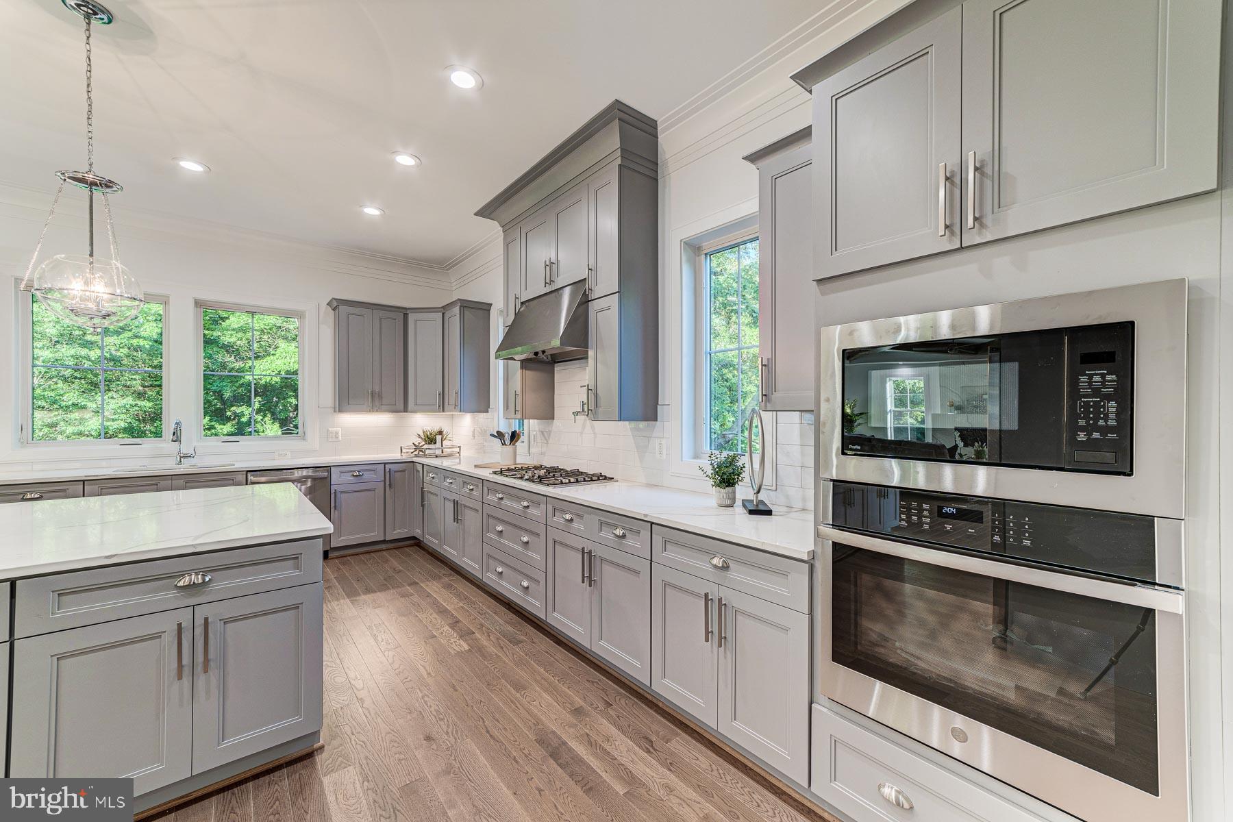 VIENNA WOODS - Residential