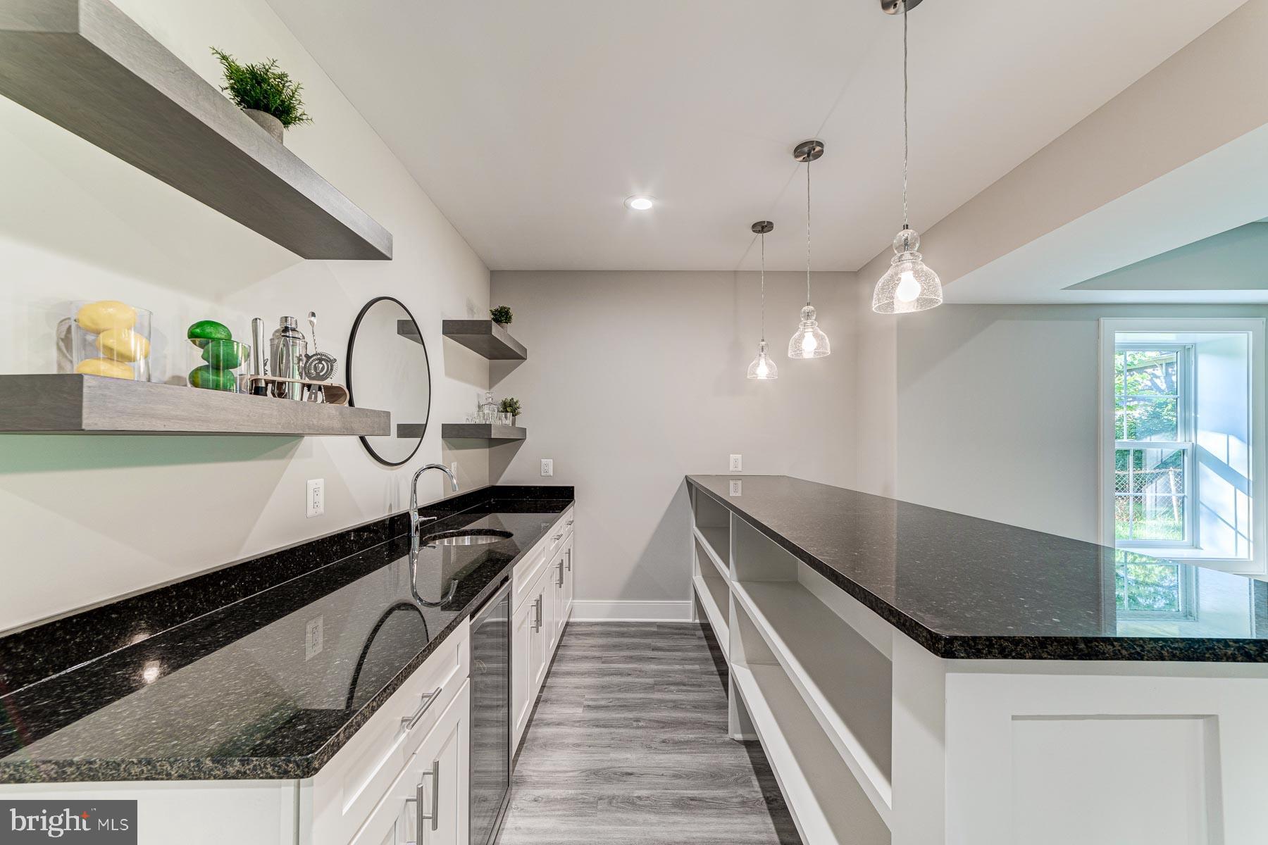 VIENNA WOODS - Residential